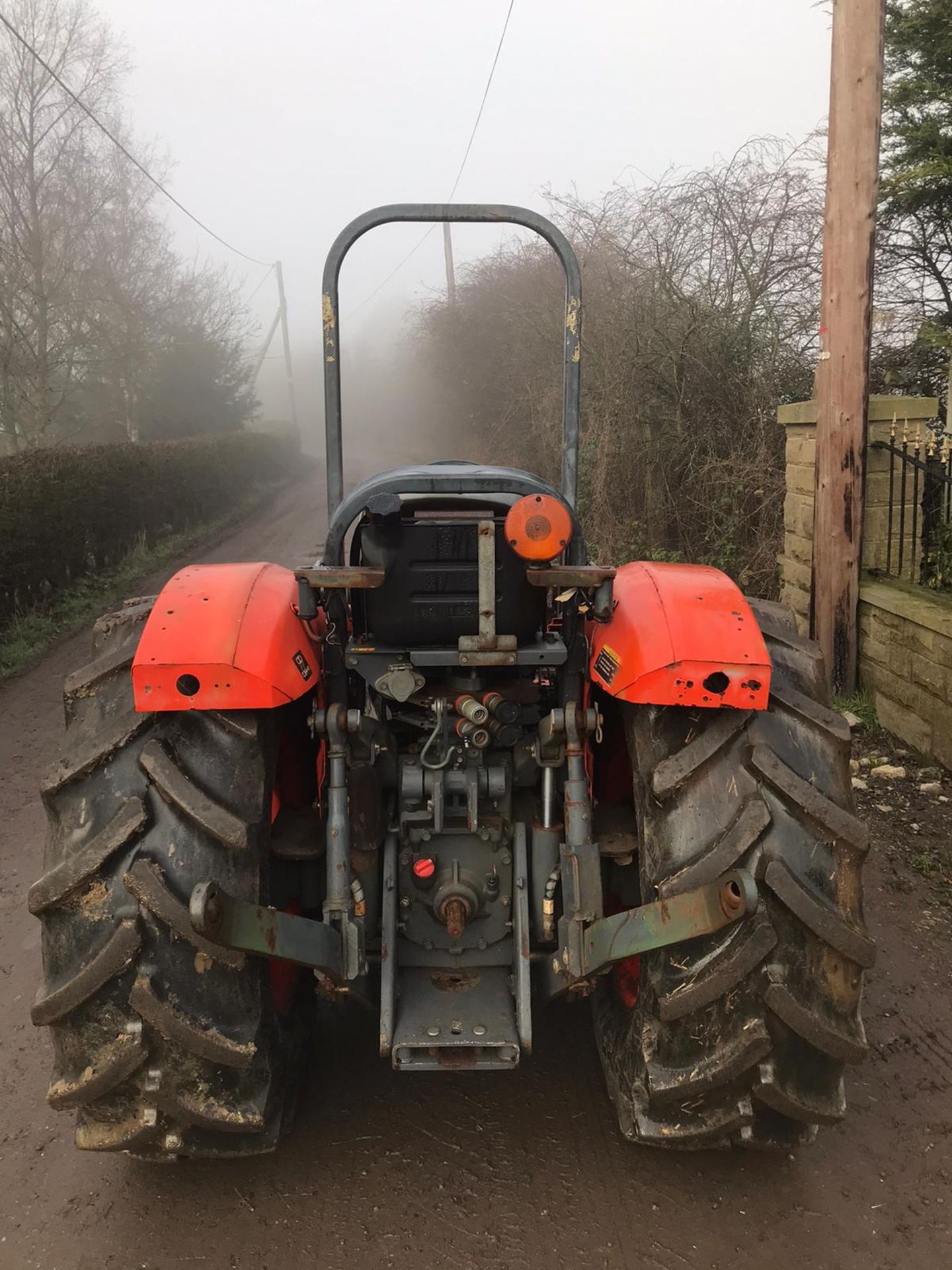 KUBOTA M8540 4WD TRACTOR, APPROX 88 HP, 2300KG LIFT CAPACITY, ROLLGUARD, RUNS AND WORKS *PLUS VAT* - Image 3 of 4