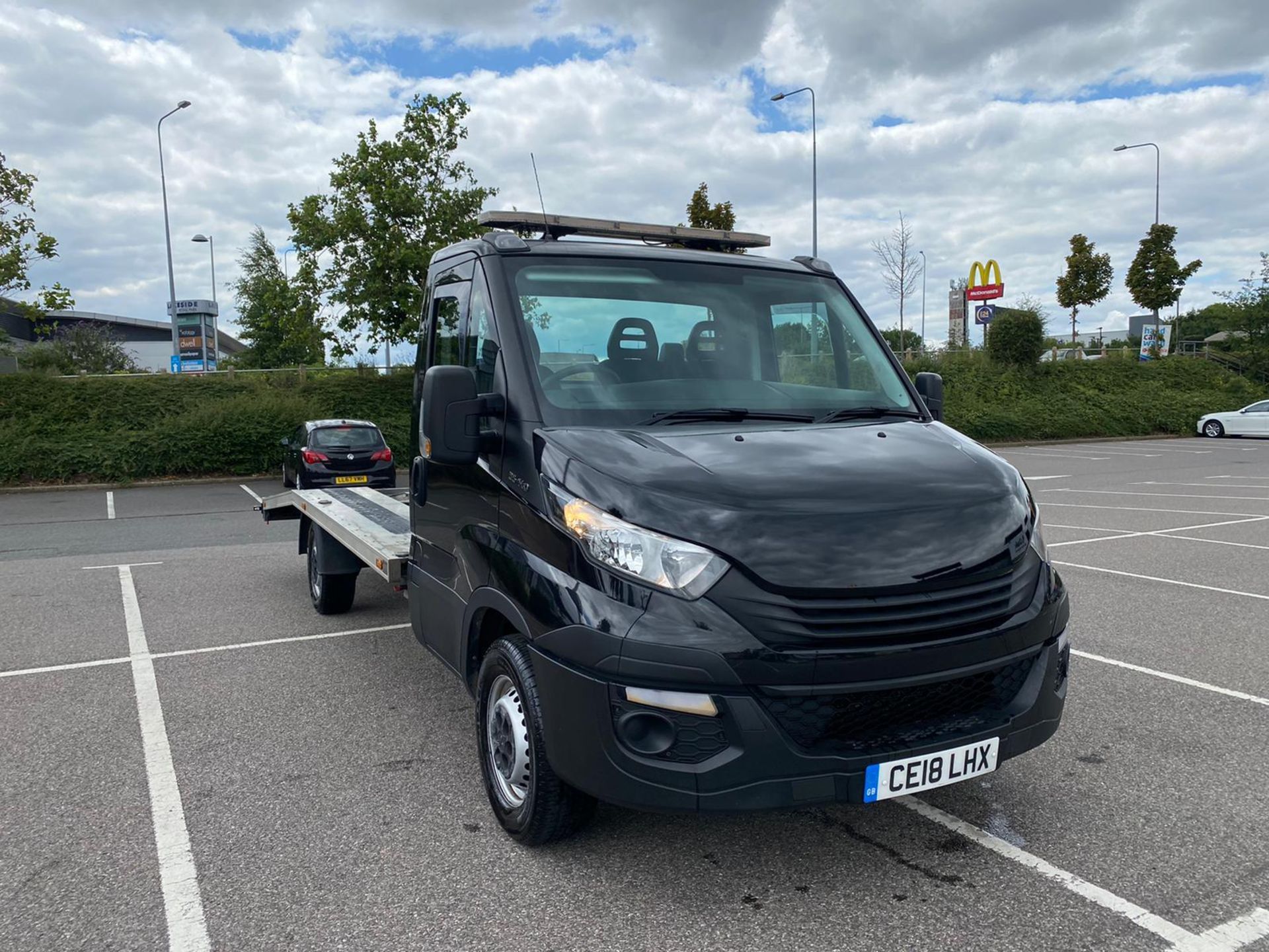 2018/18 REG IVECO DAILY 35S14 RECOVERY TRUCK 2.3 DIESEL MANUAL 135HP, SHOWING 1 FORMER KEEPER - Image 2 of 8