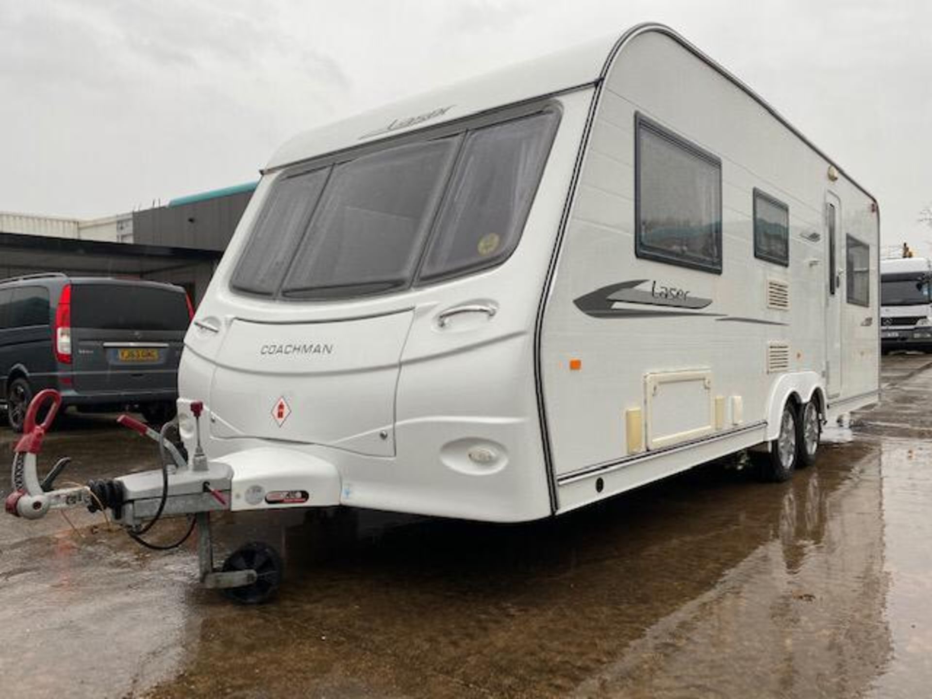 2009/2010 COACHMAN LASER 6 BERTH TWIN AXLE MODEL 655 CARAVAN *NO VAT* - Image 2 of 21