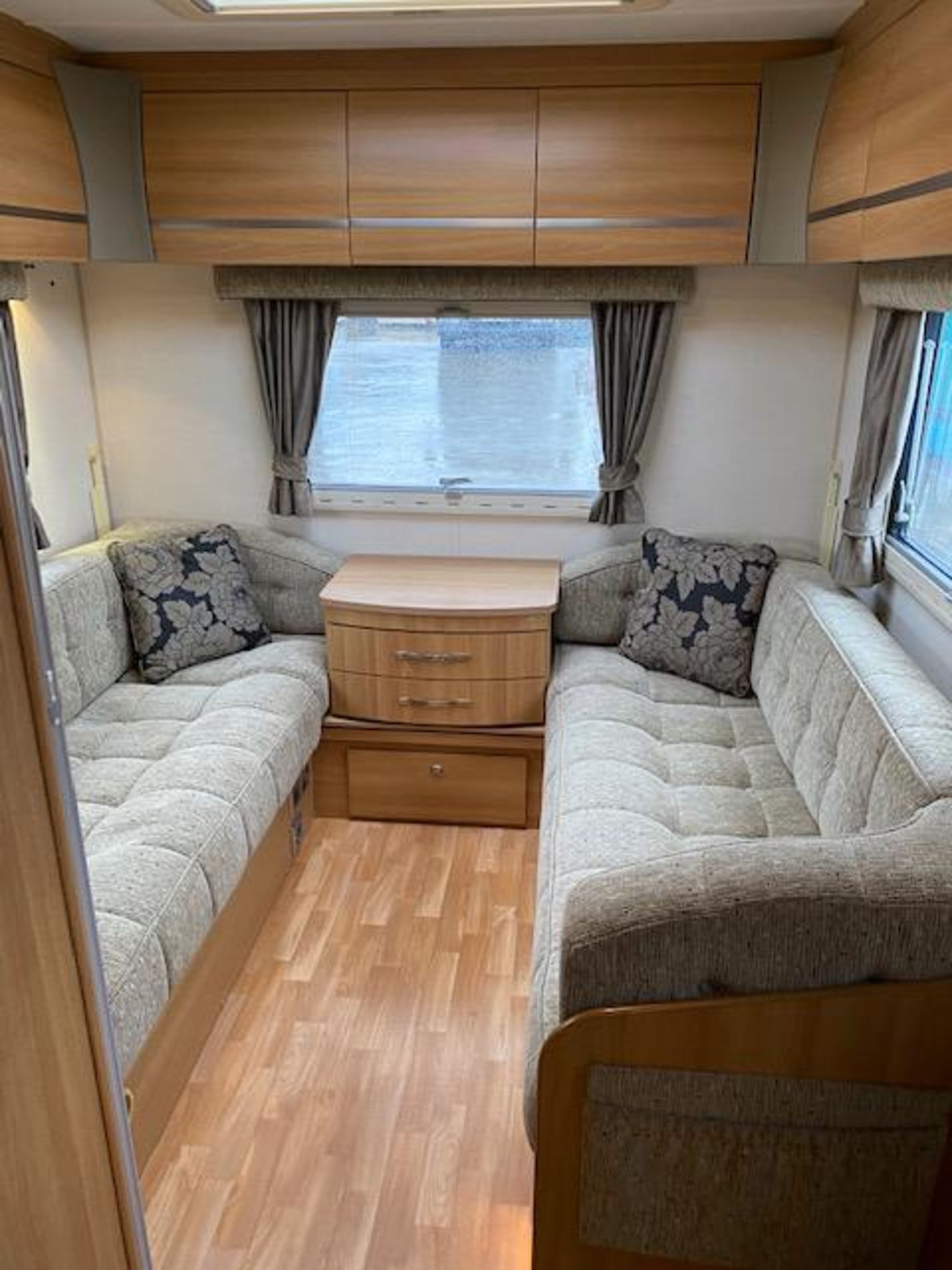 2009/2010 COACHMAN LASER 6 BERTH TWIN AXLE MODEL 655 CARAVAN *NO VAT* - Image 19 of 21