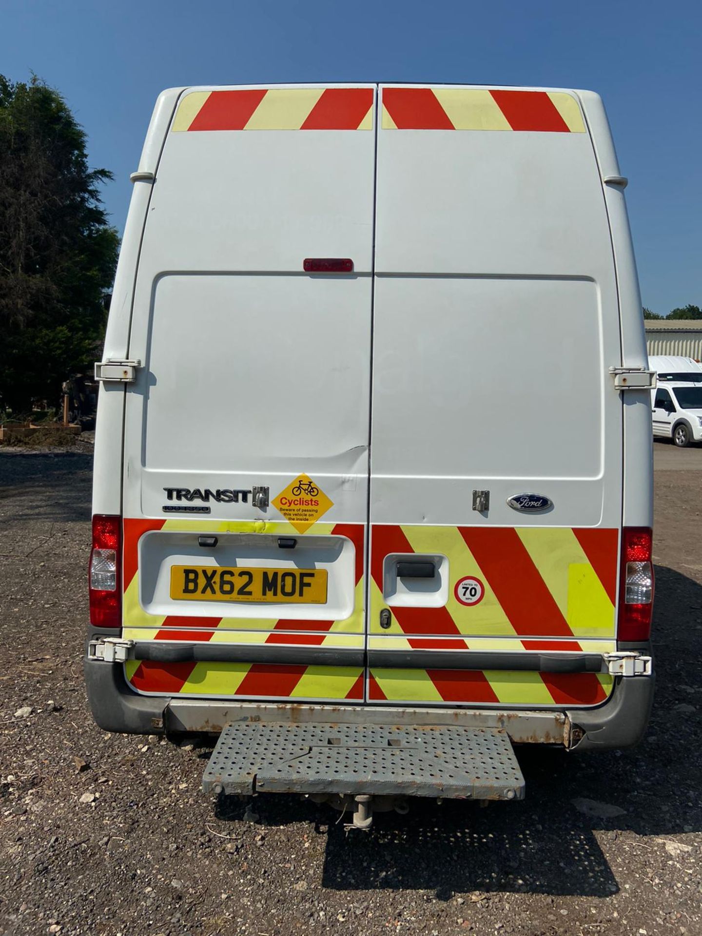 2012/62 REG FORD TRANSIT 100 T350 RWD 2.2 DIESEL VAN WITH 110V ELECTRICS, SHOWING 0 FORMER KEEPERS - Image 6 of 13