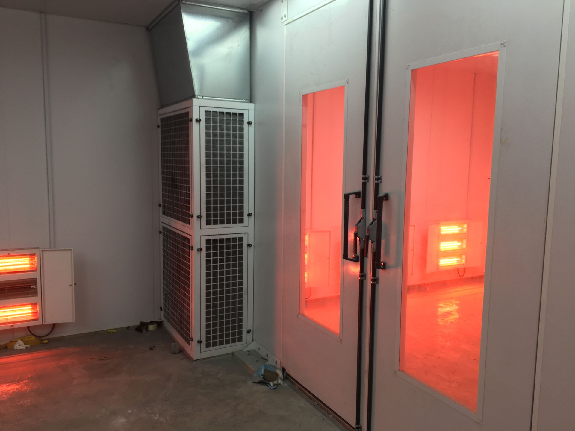 THIS IS A BRAND NEW SPRAY BOOTH WITH A DRYING ROOM USING INFARED HEATING *PLUS VAT* - Image 7 of 19