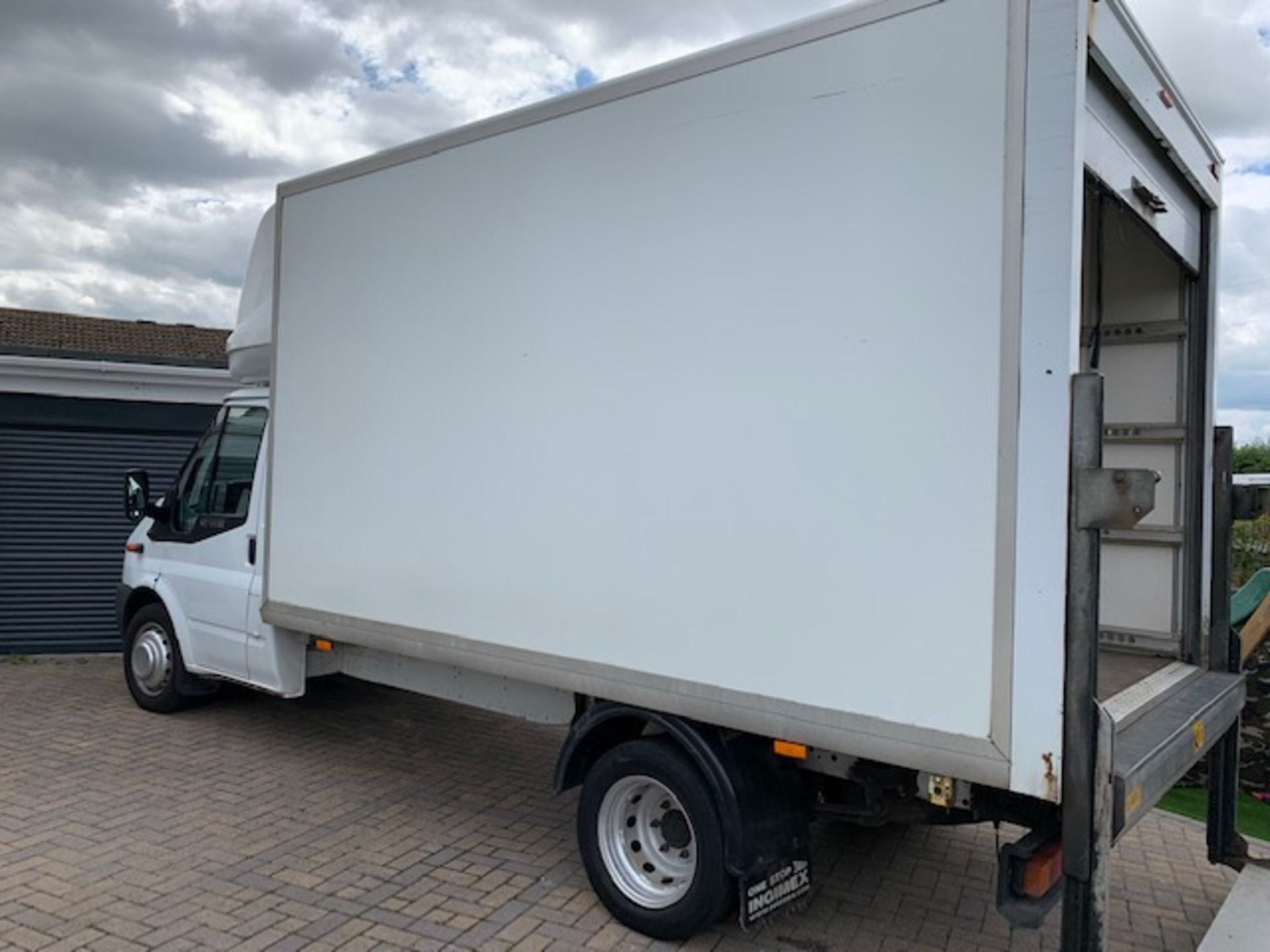 2013/63 REG FORD TRANSIT 125 T350 RWD 2.2 DIESEL WHITE BOX VAN, SHOWING 1 FORMER KEEPER *PLUS VAT* - Image 3 of 11