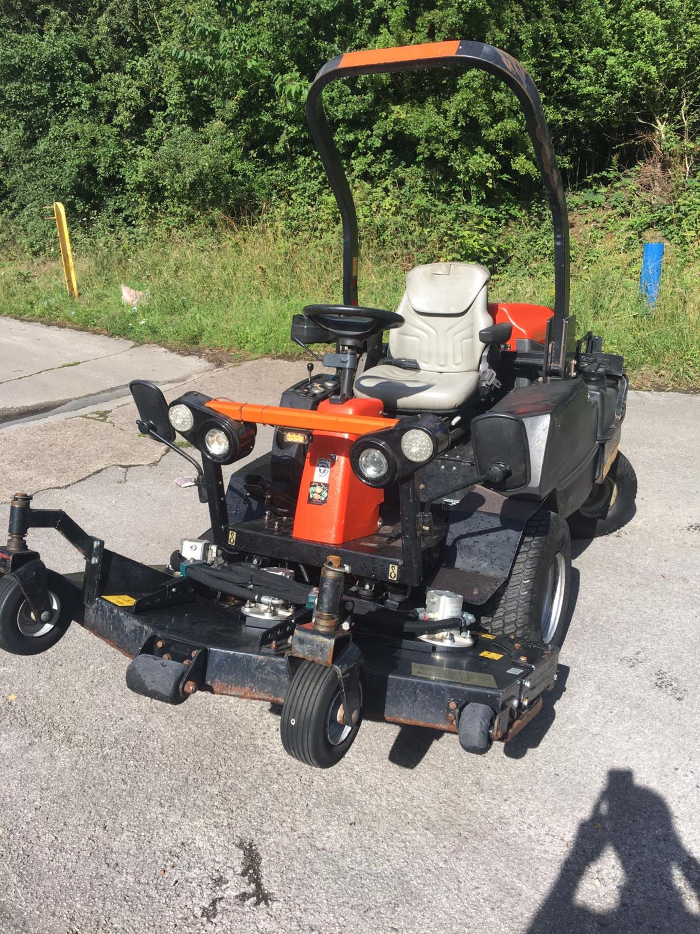 2009/09 REG RANSOMES JACOBSEN HR3300T OUTFRONT ROTARY DIESEL RIDE ON LAWN MOWER C/W ROLL BAR *NO VAT - Image 3 of 16