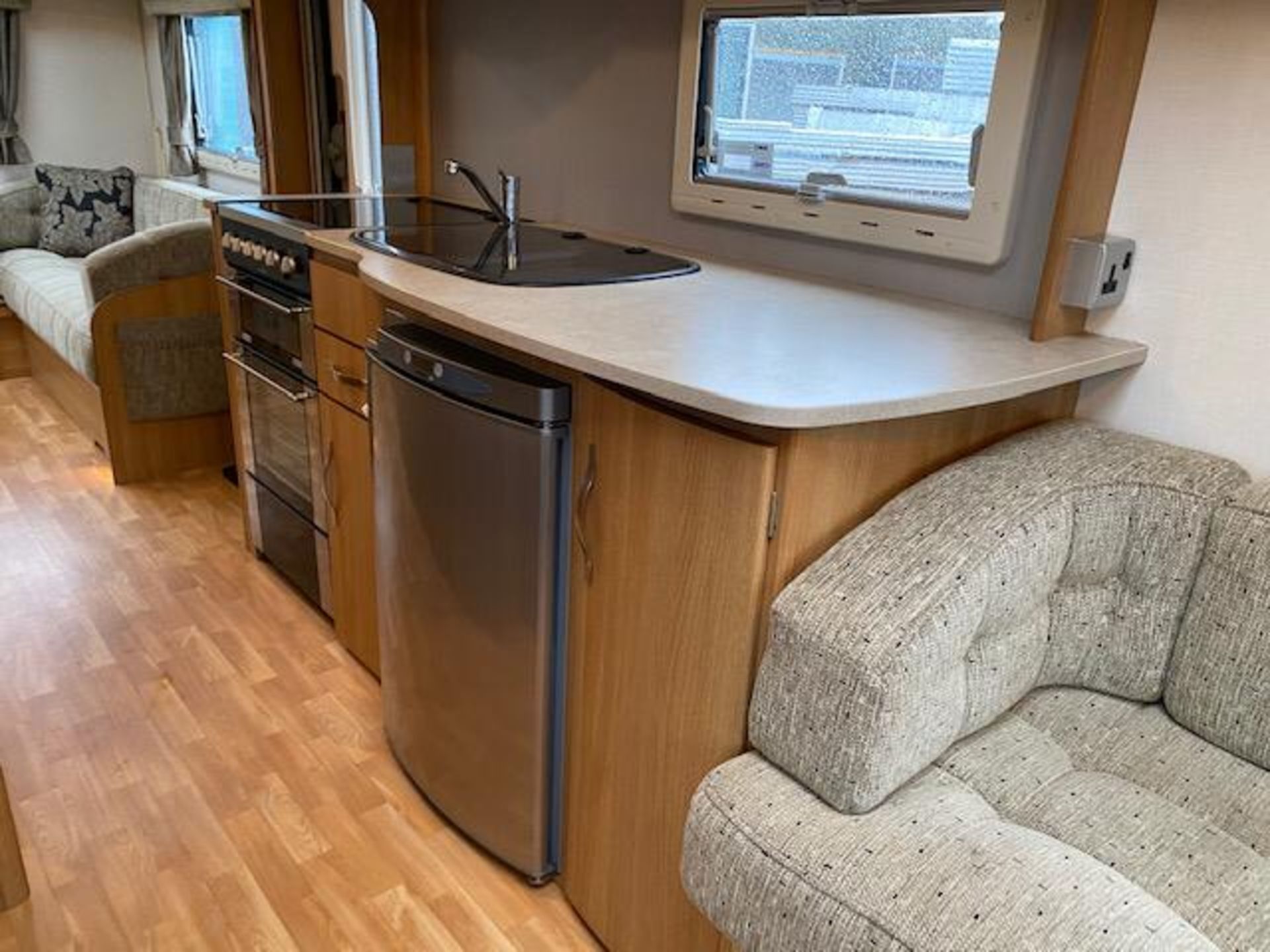 2009/2010 COACHMAN LASER 6 BERTH TWIN AXLE MODEL 655 CARAVAN *NO VAT* - Image 17 of 21