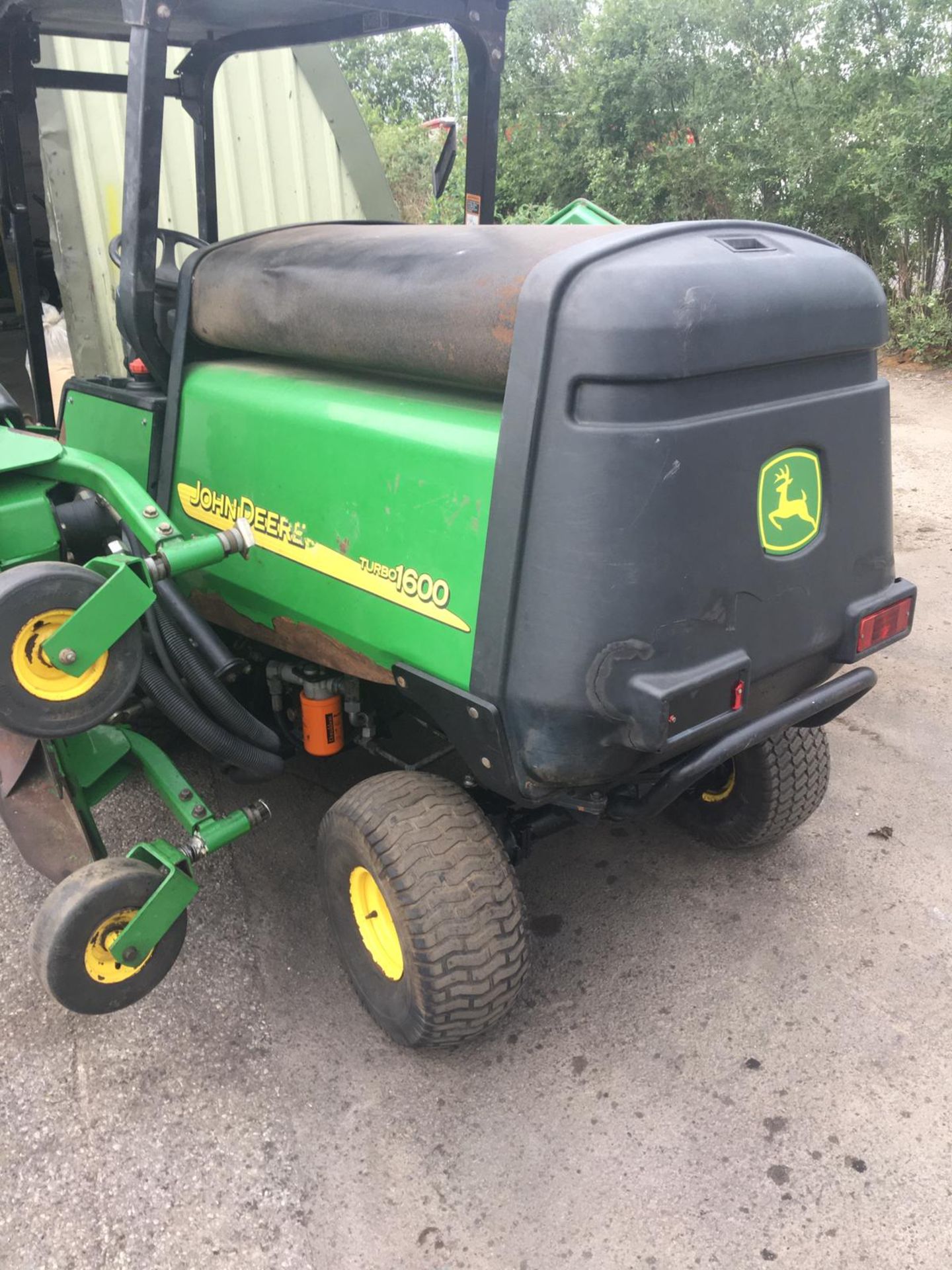 JOHN DEERE 1600 WIDE AREA TURBO BATWING RIDE ON LAWN MOWER, CRUISE CONTROL, RUNS & WORKS *NO VAT* - Image 4 of 24