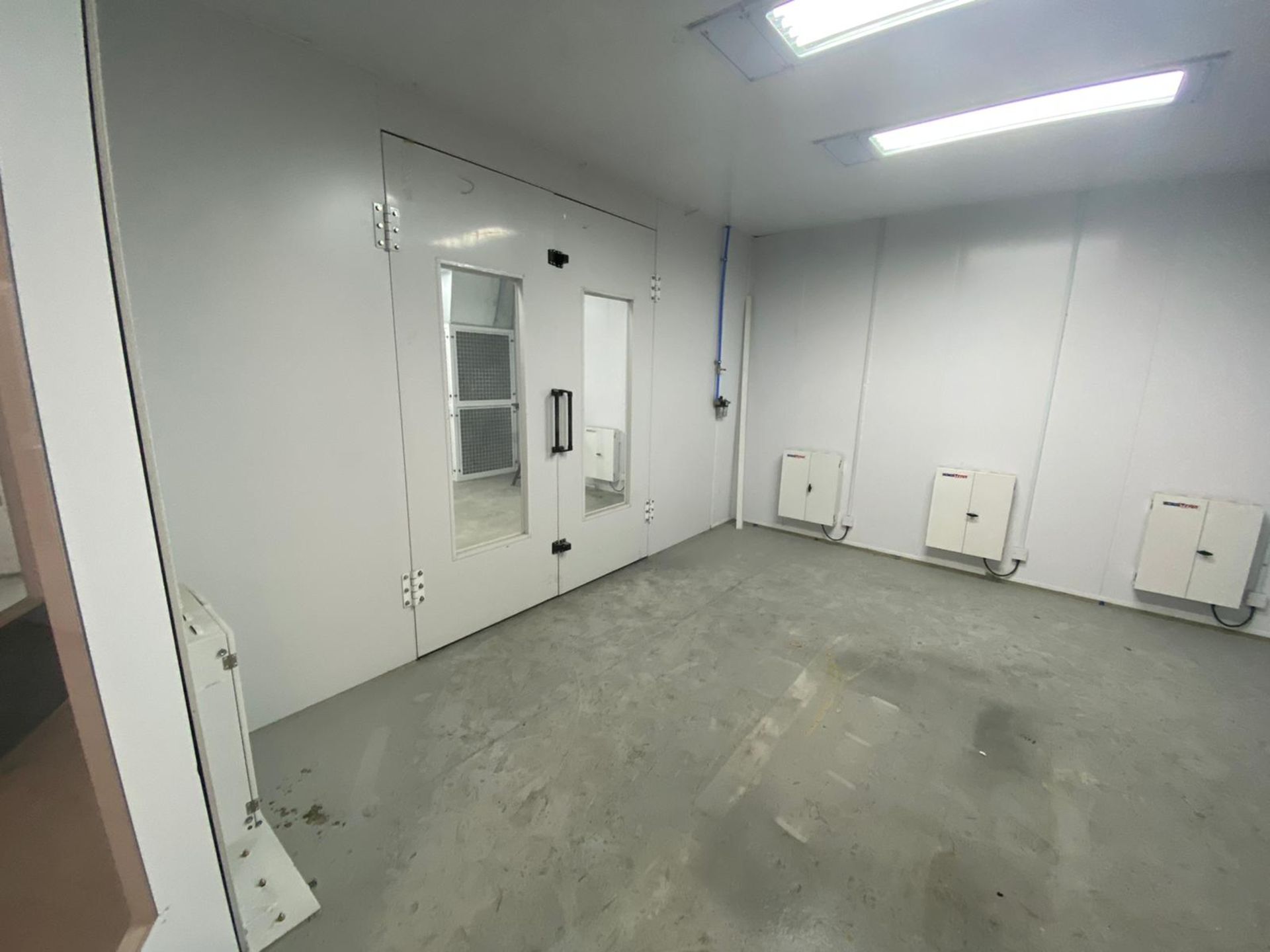 THIS IS A BRAND NEW SPRAY BOOTH WITH A DRYING ROOM USING INFARED HEATING *PLUS VAT* - Image 9 of 19