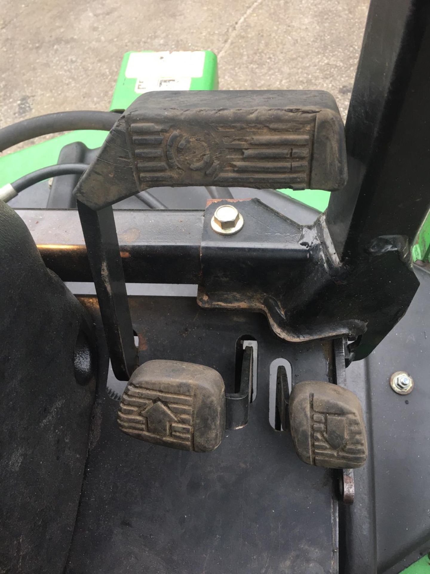 JOHN DEERE 1600 WIDE AREA TURBO BATWING RIDE ON LAWN MOWER, CRUISE CONTROL, RUNS & WORKS *NO VAT* - Image 17 of 24