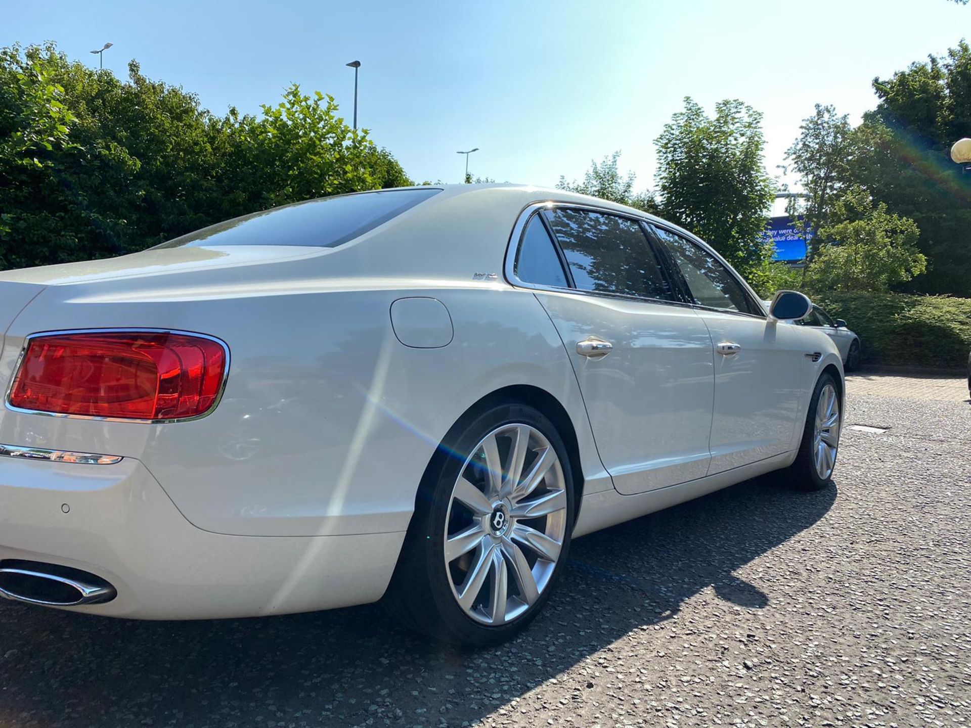 2014 BENTLEY FLYING SPUR 8500 MILES FULL SERVICE HISTORY *NO VAT* - Image 5 of 10