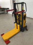 THIS FORKLIFT HAS A CAPACITY OF 250KG & WILL LIFT TO A HEIGHT OF 1M, FULL WORKING ORDER *PLUS VAT*