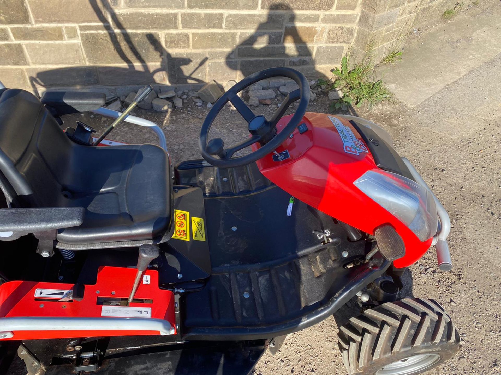 AGS CROSS JET 4-WHEEL-DRIVE BANK MOWER, 23HP ENGINE BRIGGS AND STRATTON ENGINE, RUNS, WORKS, CUTS - Image 7 of 9