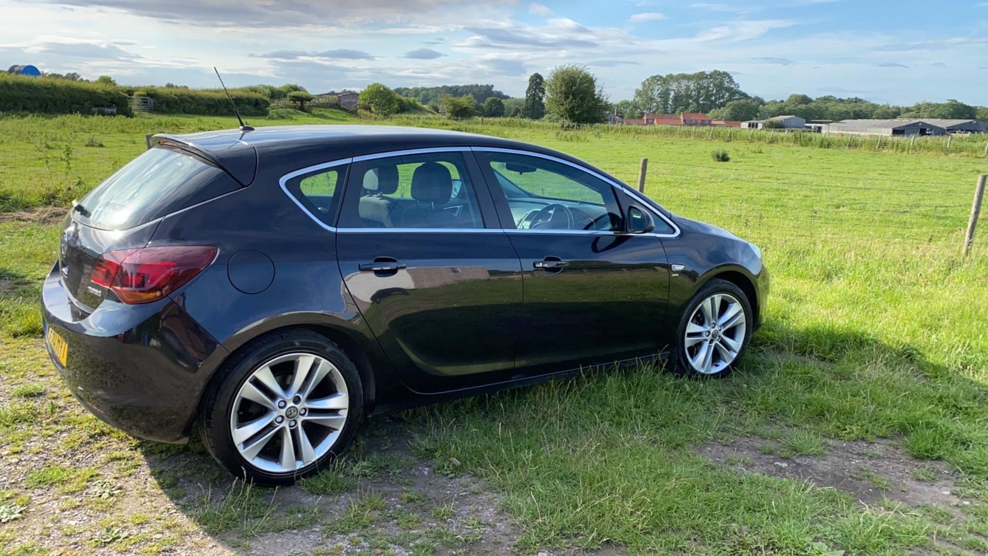 2010/60 REG VAUXHALL ASTRA SRI 1.4 PETROL BLACK 5DR HATCHBACK, SHOWING 0 FORMER KEEPERS *NO VAT* - Image 8 of 12