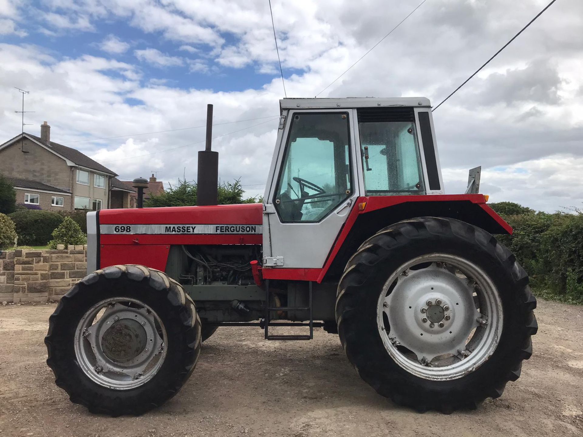 MASSEY FERGUSON 698 TRACTOR, RUNS AND DRIVES *PLUS VAT* - Image 3 of 5