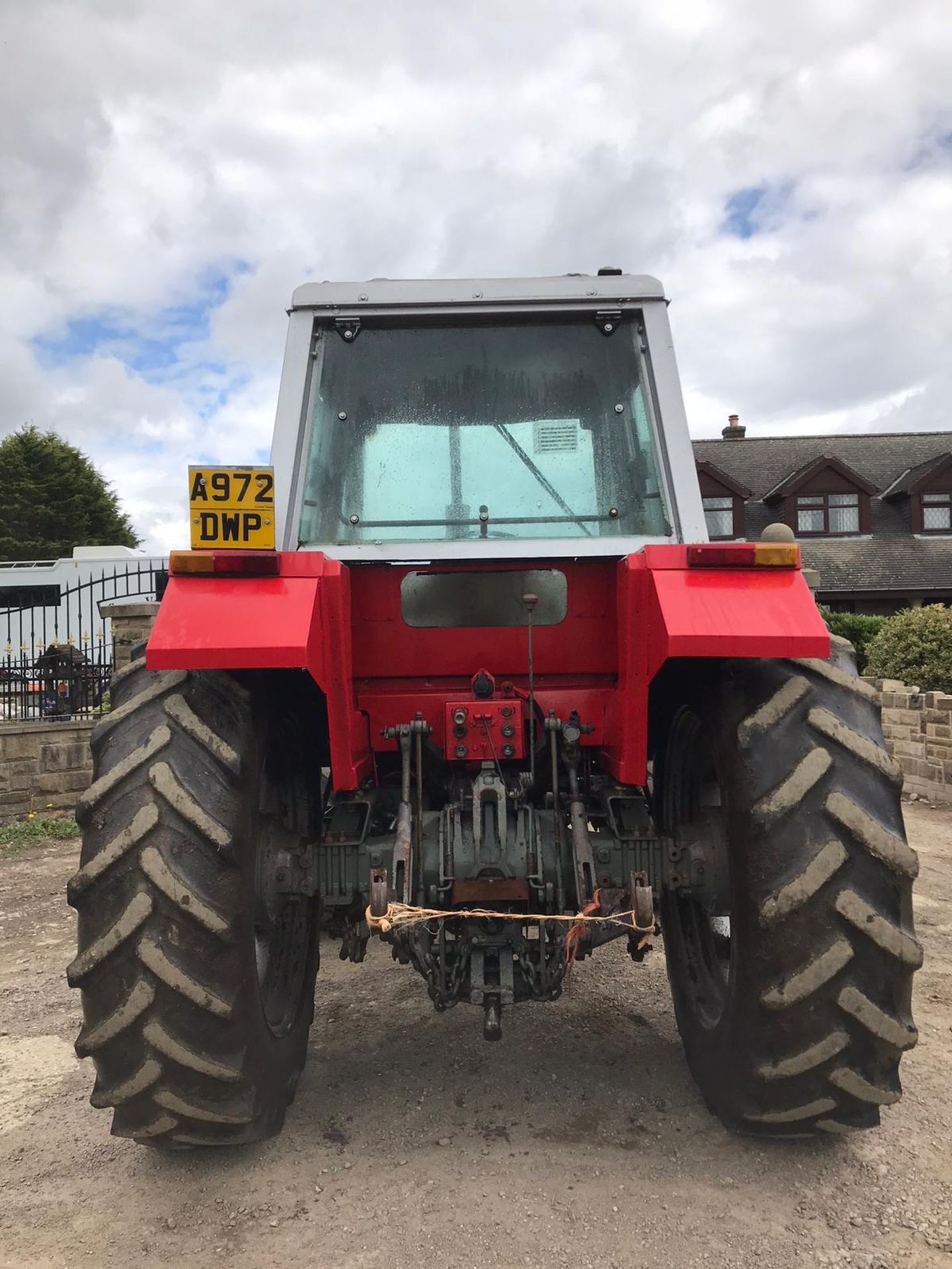 MASSEY FERGUSON 698 TRACTOR, RUNS AND DRIVES *PLUS VAT* - Image 4 of 5