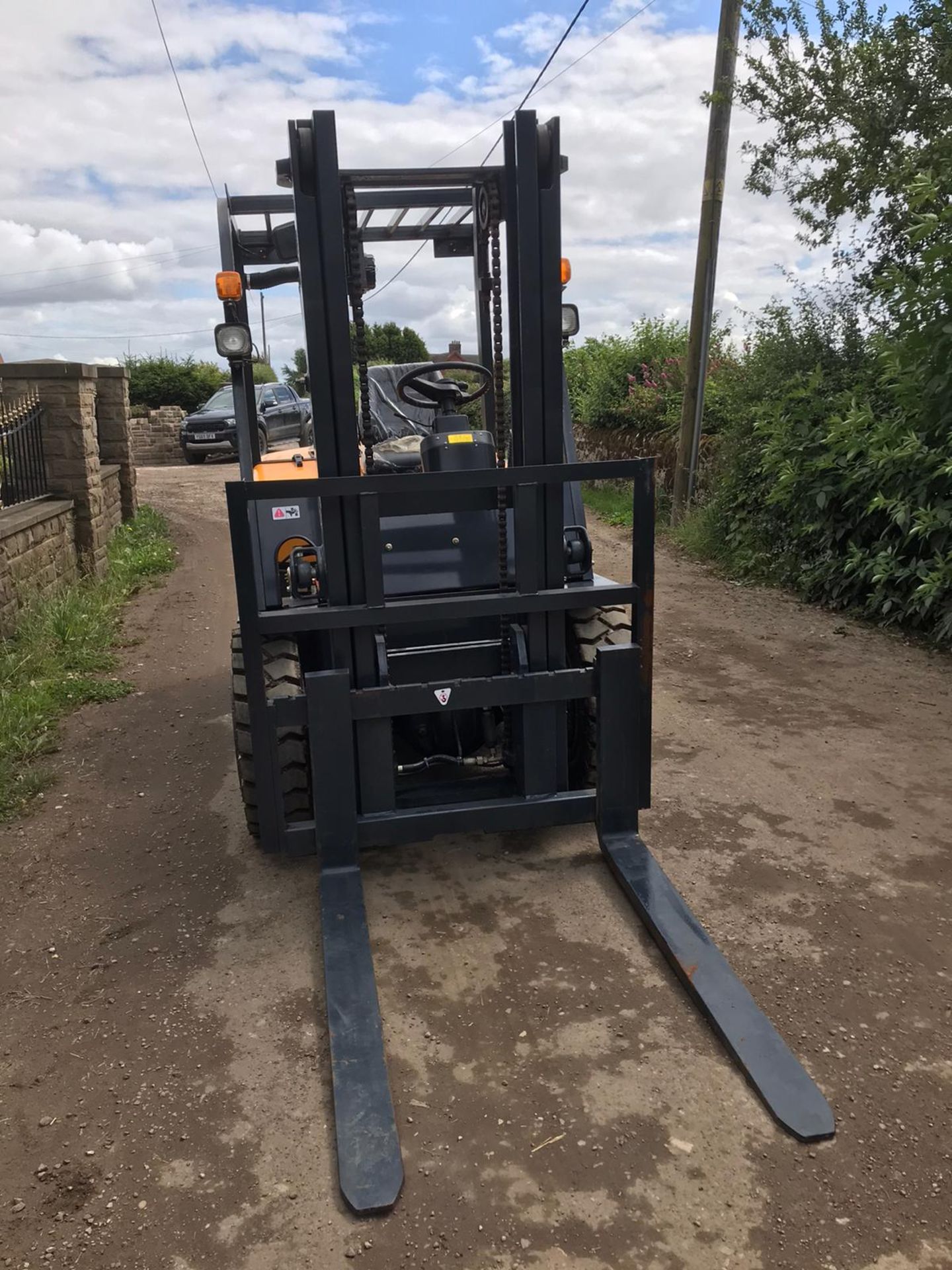 BRAND NEW UNUSED POWERTEC FORKLIFT, RUNS, DRIVES AND LIFTS *PLUS VAT* - Image 2 of 4
