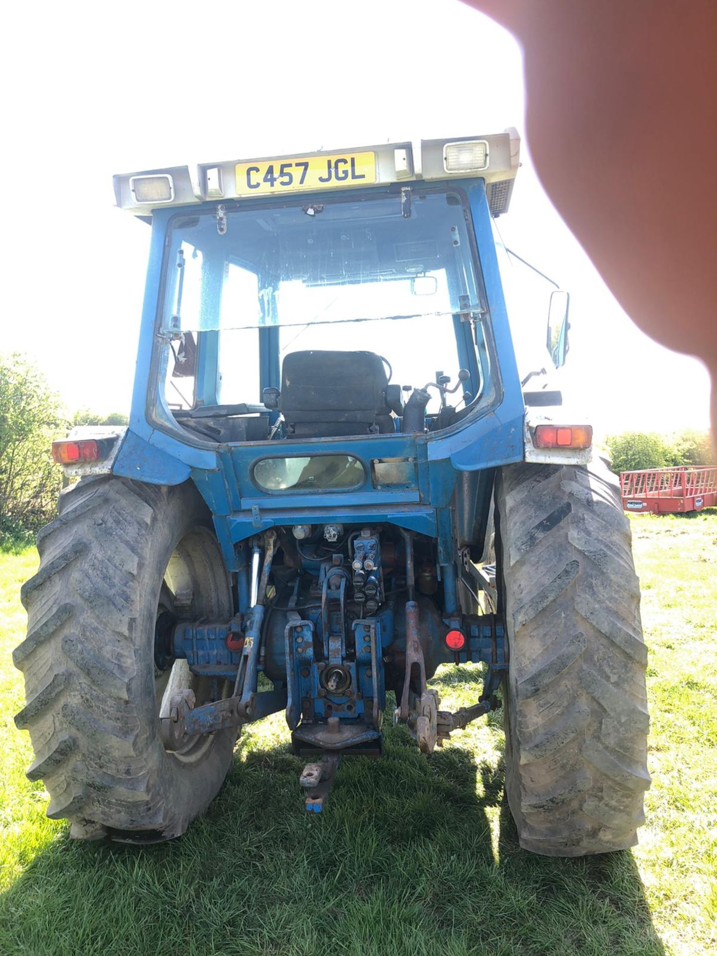 FORD 6610 4 WHEEL DRIVE TRACTOR, RUNS AND WORKS, 3 POINT LINKAGE, REAR PTO, ROAD REGISTERED WITH V5 - Image 4 of 8