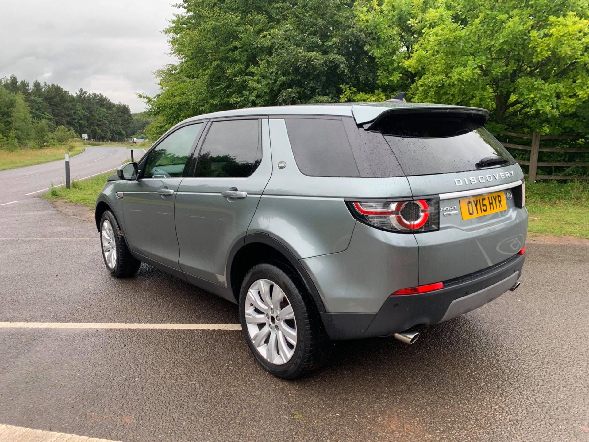 2015/15 REG LAND ROVER DISCOVERY SPORT SD4 HSE LUXURY 2.2 DIESEL AUTOMATIC, SHOWING 2 FORMER KEEPERS - Image 5 of 17