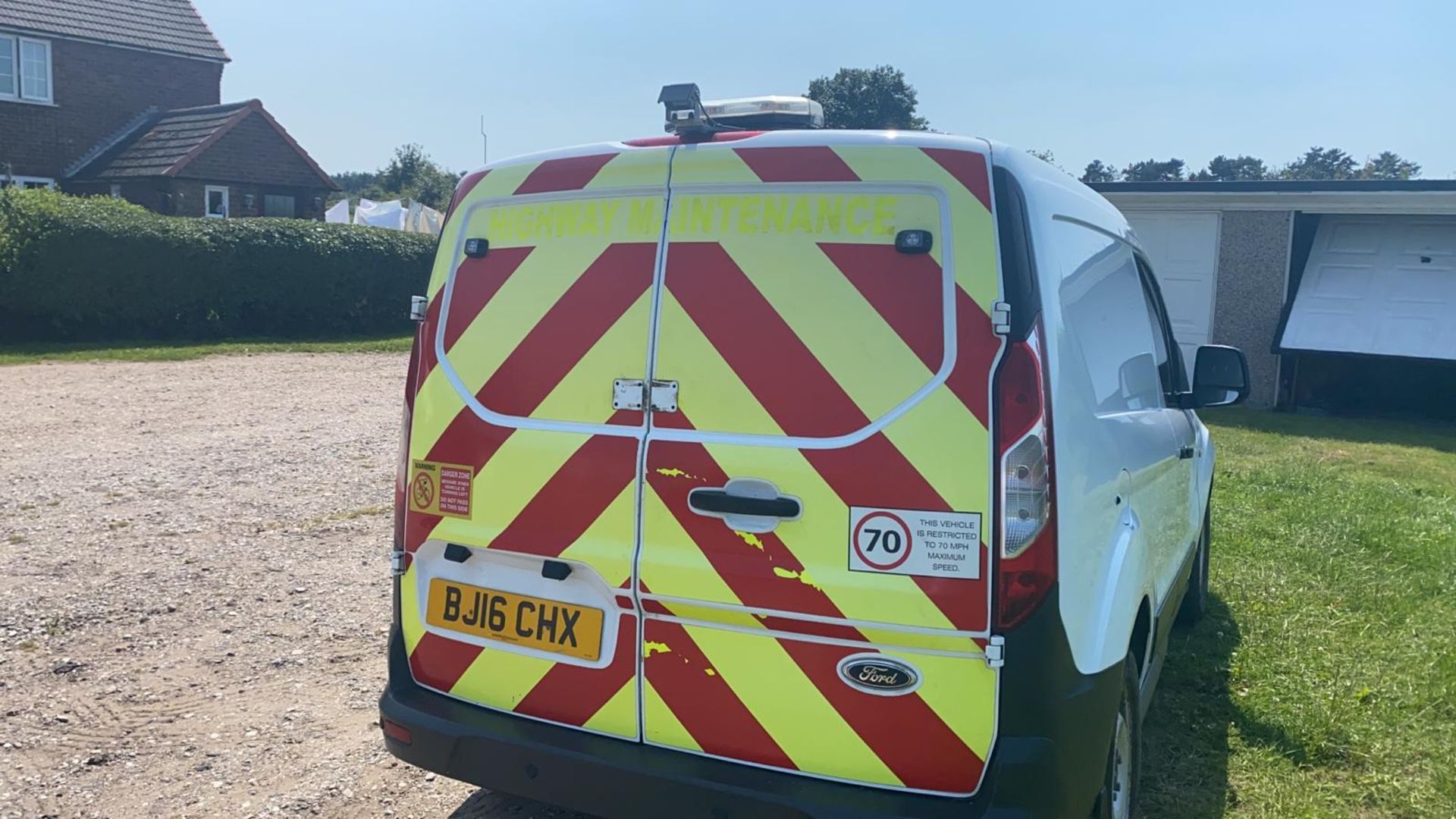 2016/16 REG FORD TRANSIT CONNECT 200 ECONETIC 1.5 DIESEL VAN, SHOWING 0 FORMER KEEPERS *NO VAT* - Image 6 of 21