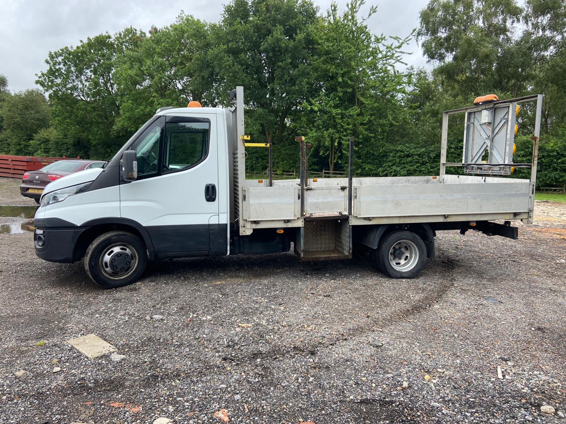 2017/17 REG IVECO DAILY 35C13 2.3 DIESEL 130BHP DROPSIDE LORRY, SHOWING 0 FORMER KEEPERS *PLUS VAT* - Image 4 of 8