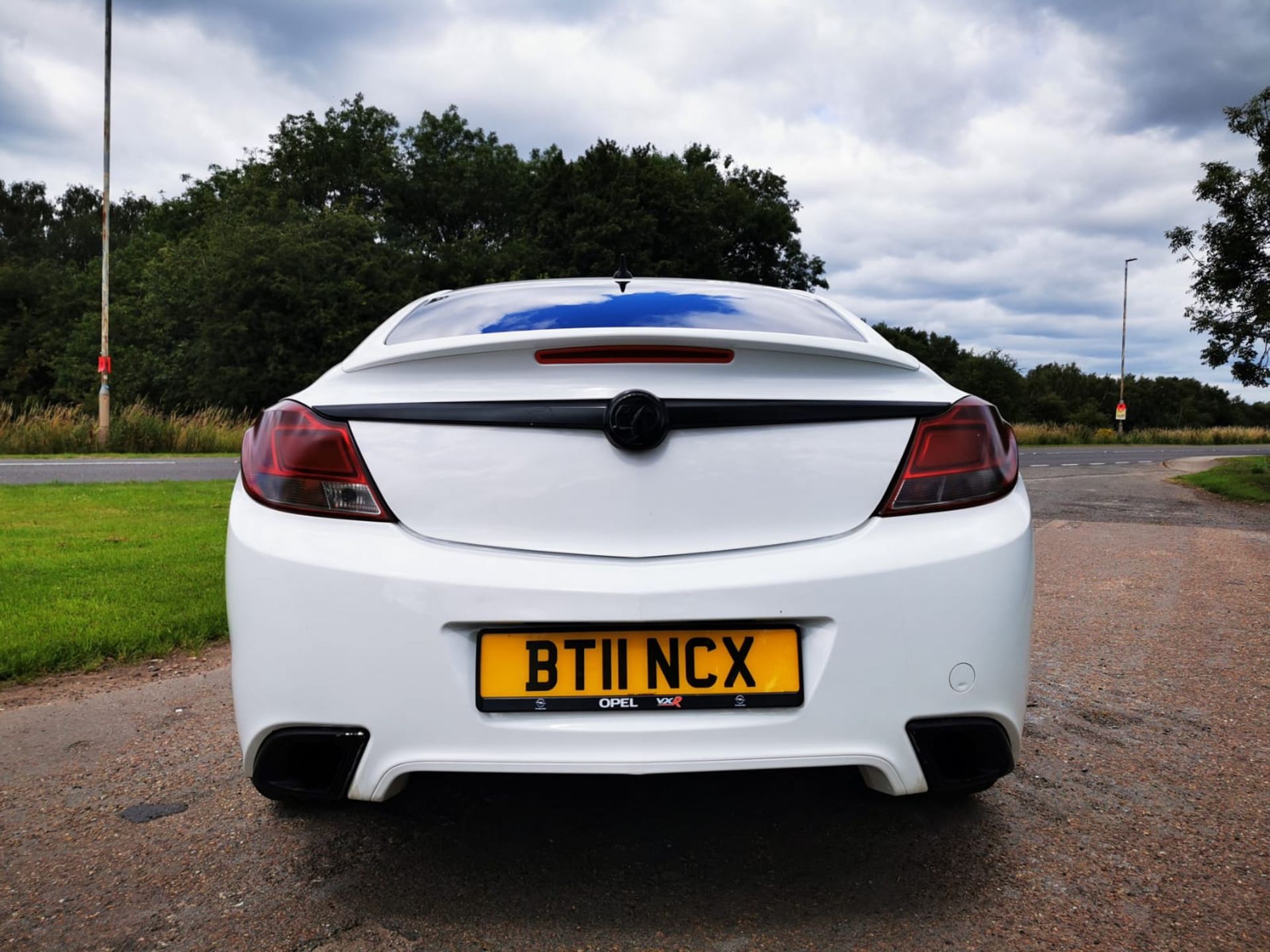 2011/11 REG VAUXHALL INSIGNIA VXR NAV TURBO 4X4 2.8 PETROL 4 DOOR SALOON, SHOWING 4 FORMER KEEPERS - Image 7 of 22