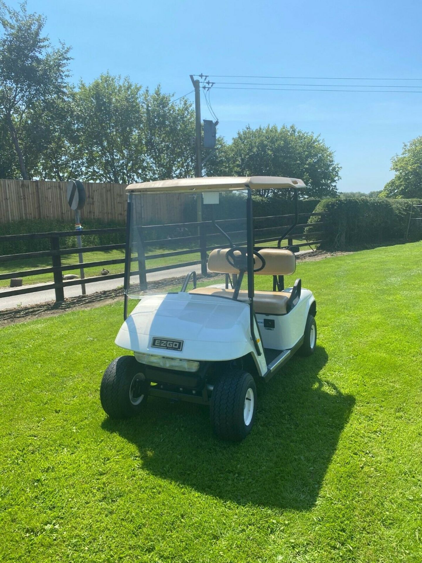 EZGO GOLF BUGGY, PETROL, A LOVELY CLEAN MACHINE *PLUS VAT* - Image 5 of 9