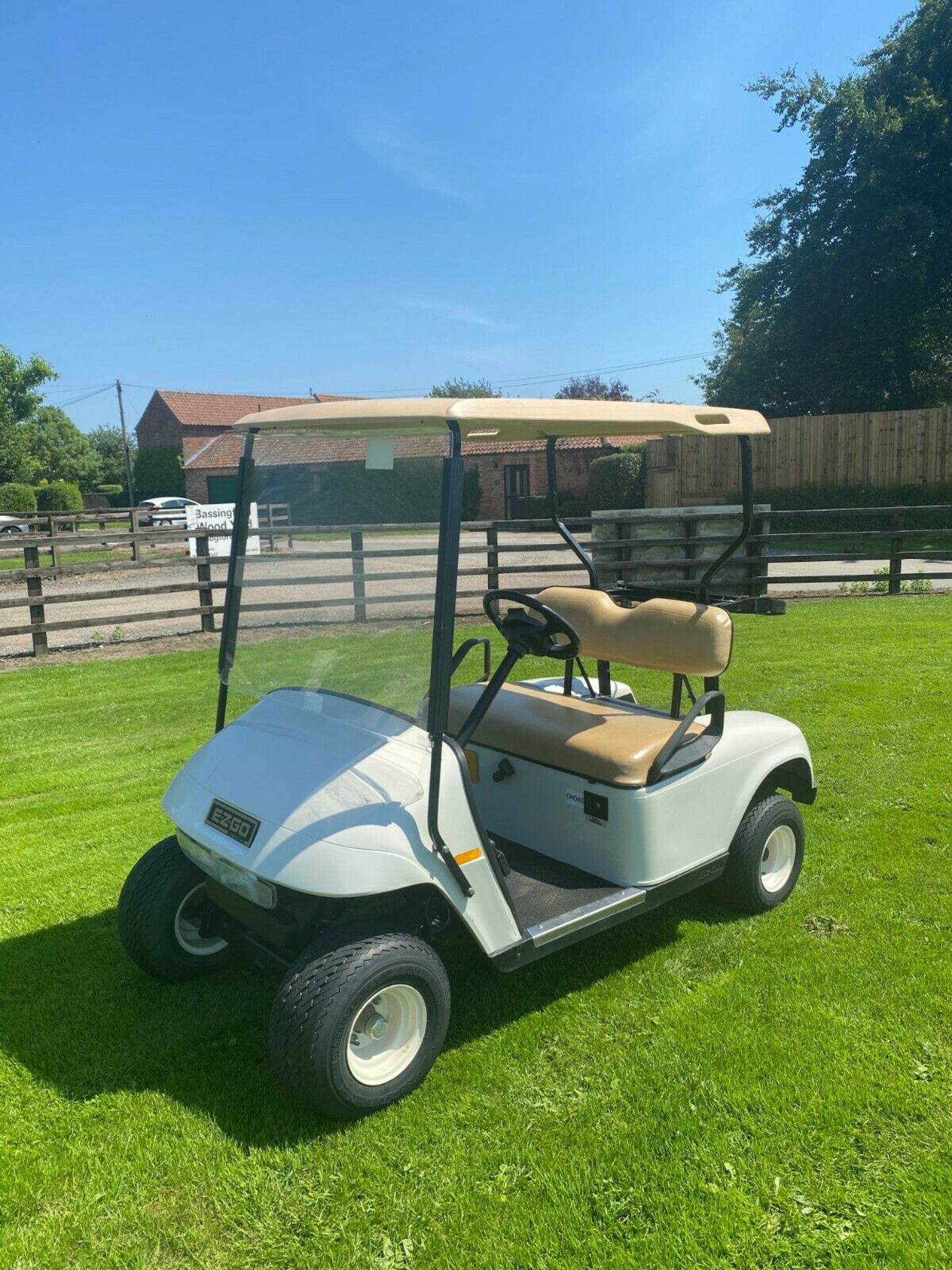 EZGO GOLF BUGGY, PETROL, A LOVELY CLEAN MACHINE *PLUS VAT* - Image 7 of 9