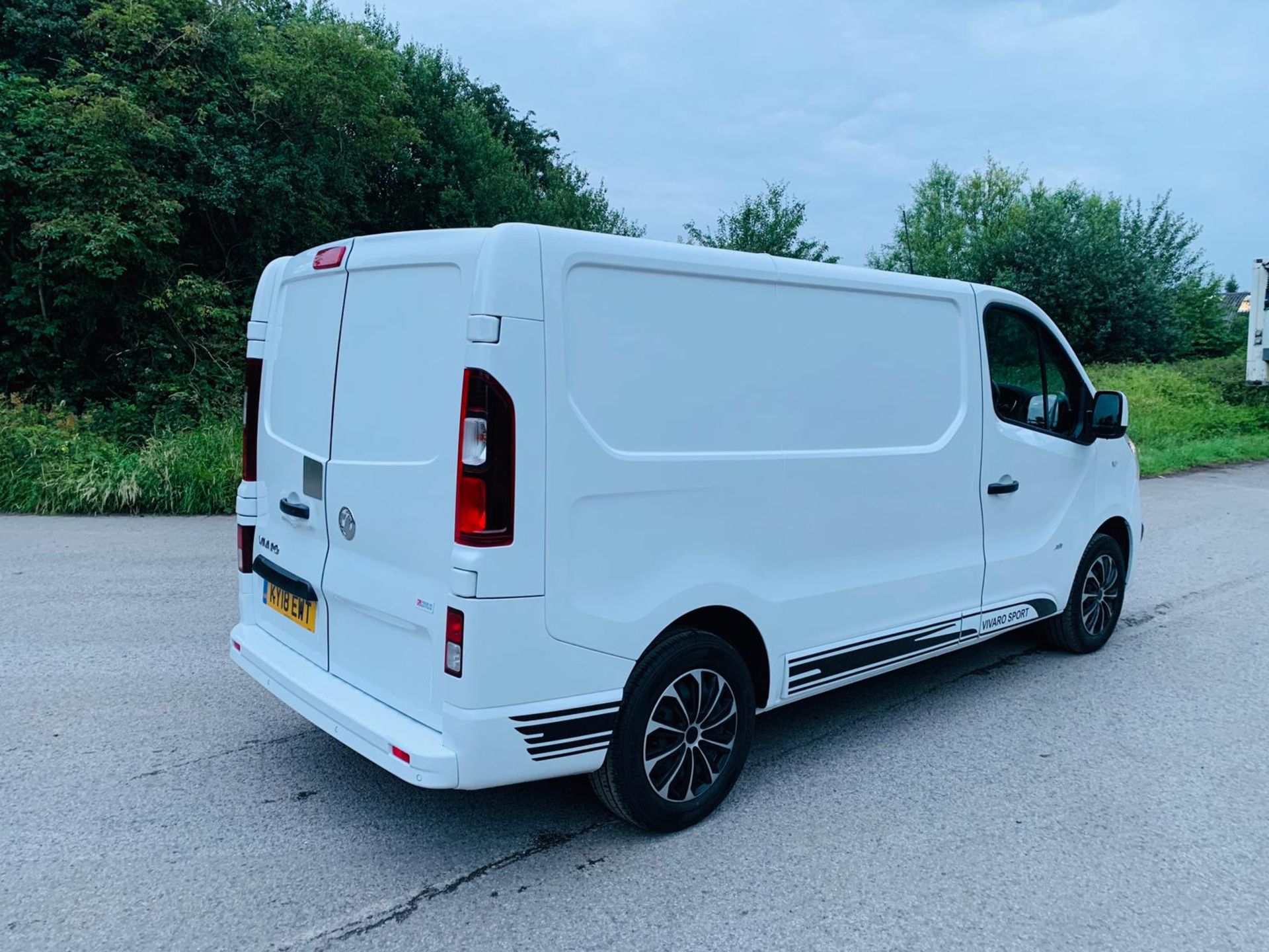 2018/18 REG VAUXHALL VIVARO L1H1 2700 SPORTIVE CDTI 1.6 PANEL VAN 120 BHP, SHOWING 0 FORMER KEEPERS - Image 6 of 21