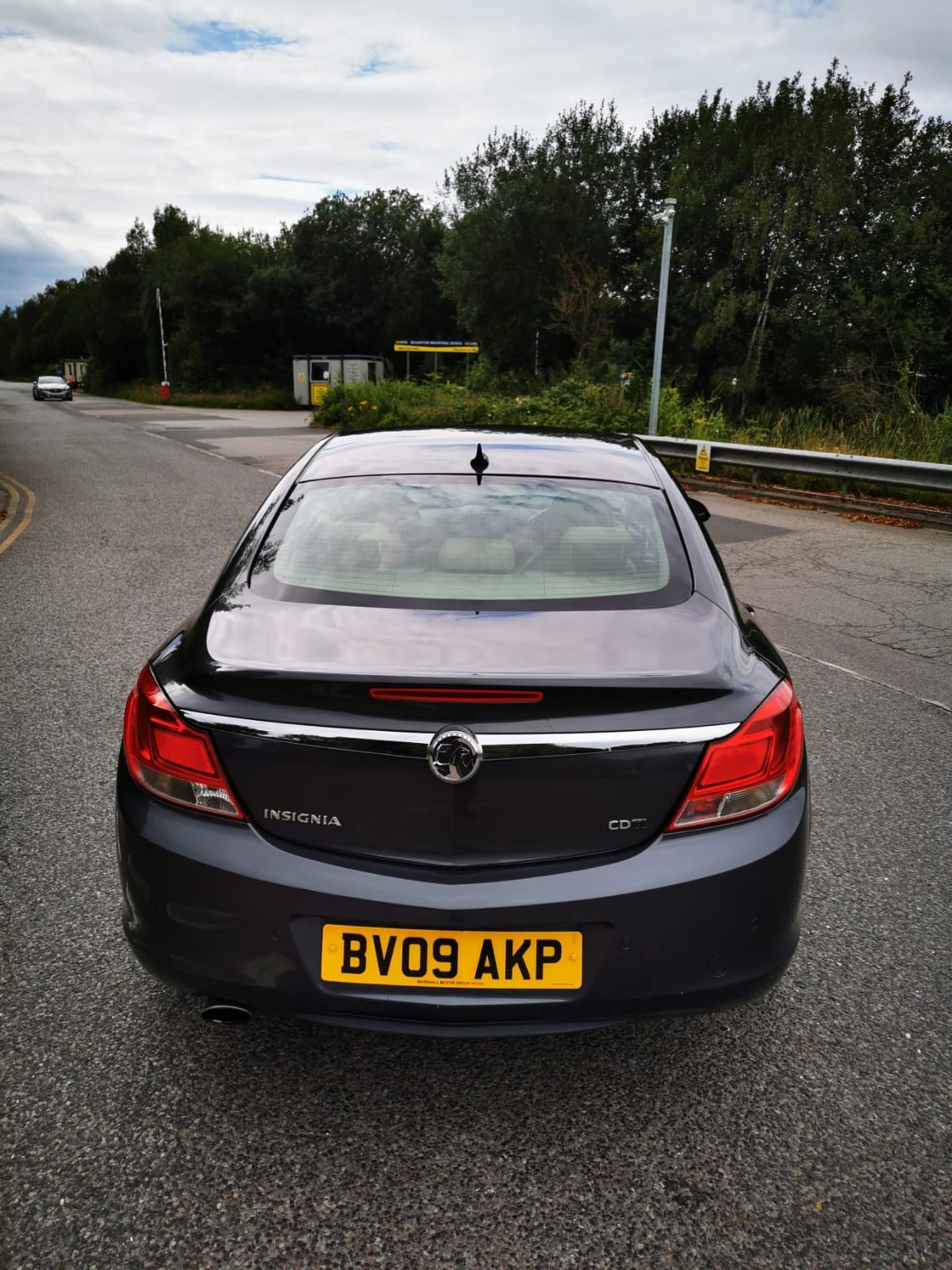 2009/09 REG VAUXHALL INSIGNIA ELITE NAV CDTI 2.0 DIESEL AUTO 4 DOOR SALOON, SHOWING 3 FORMER KEEPERS - Image 5 of 17