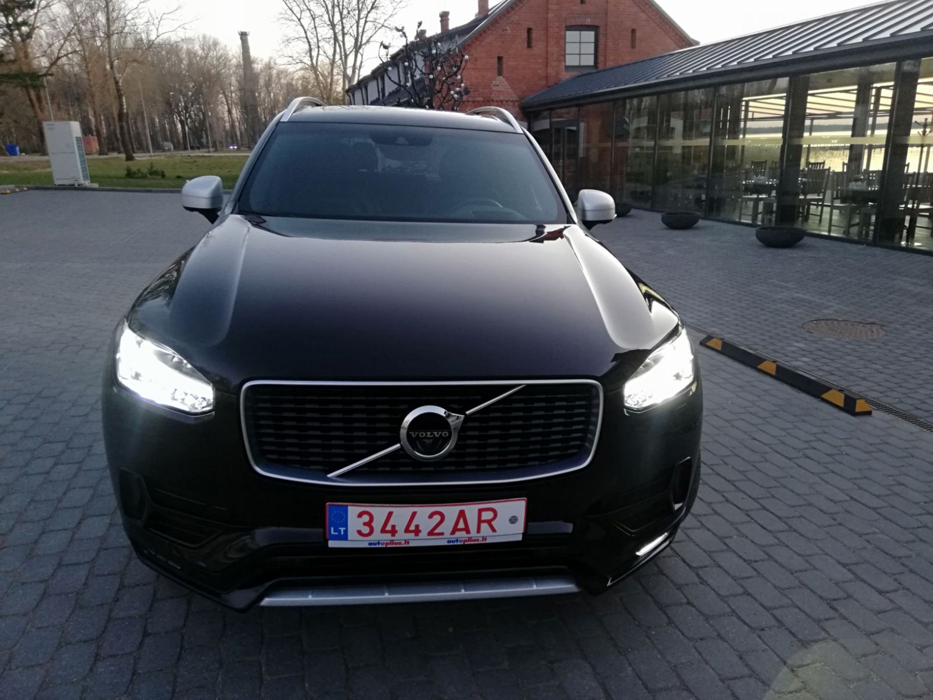 2017 VOLVO XC90 T6 AWD LHD 7 SEAT R-DESIGN 2.0L PETROL AUTOMATIC, 45,000 KM, DRIVES LIKE NEW 7 - Image 3 of 20