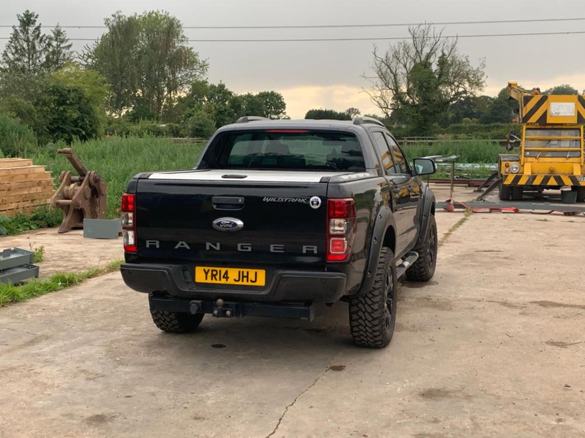 2014/14 REG FORD RANGER WILDTRAK 4X4 D/C TDCI 3.2L AUTOMATIC BLACK PICK-UP, SHOWING 2 FORMER KEEPERS - Image 7 of 9