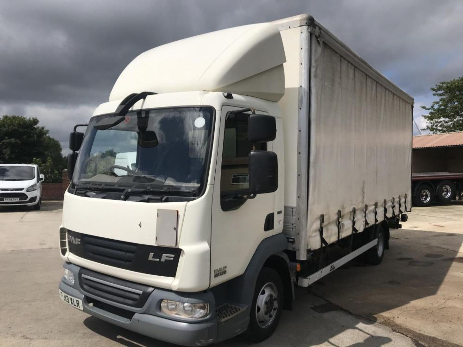 2013/13 REG DAF TRUCKS LF FA 45.160 FB WHITE CURTAIN SIDED LORRY, SHOWING 0 FORMER KEEPERS *PLUS VAT - Image 2 of 13