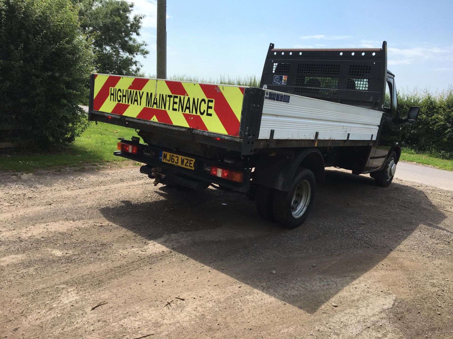 2013/63 REG FORD TRANSIT 100 T350 RWD 2.2 DIESEL DROPSIDE LORRY TIPPER, SHOWING 0 FORMER KEEPERS - Image 6 of 10