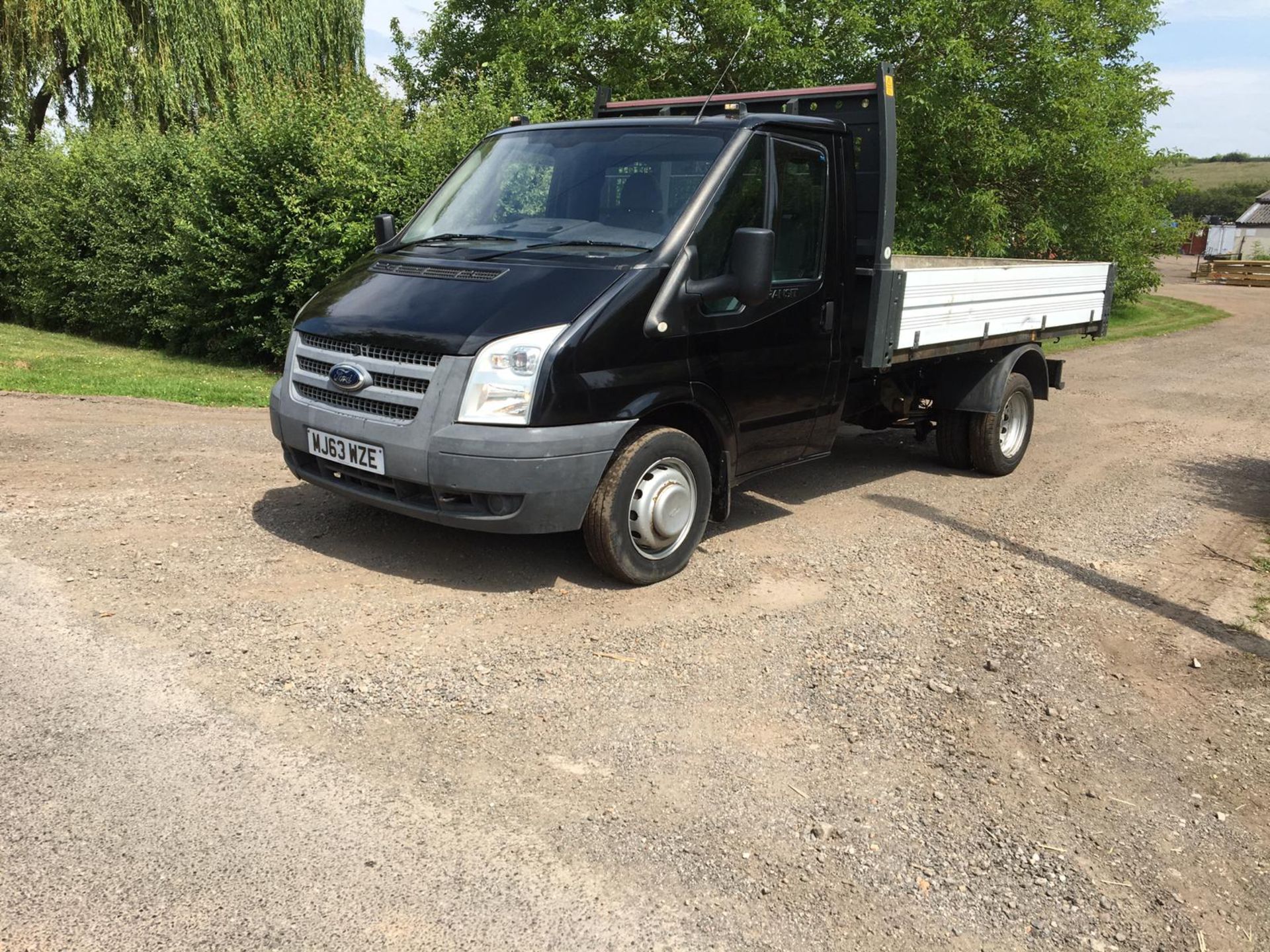 2013/63 REG FORD TRANSIT 100 T350 RWD 2.2 DIESEL DROPSIDE LORRY TIPPER, SHOWING 0 FORMER KEEPERS - Image 3 of 10