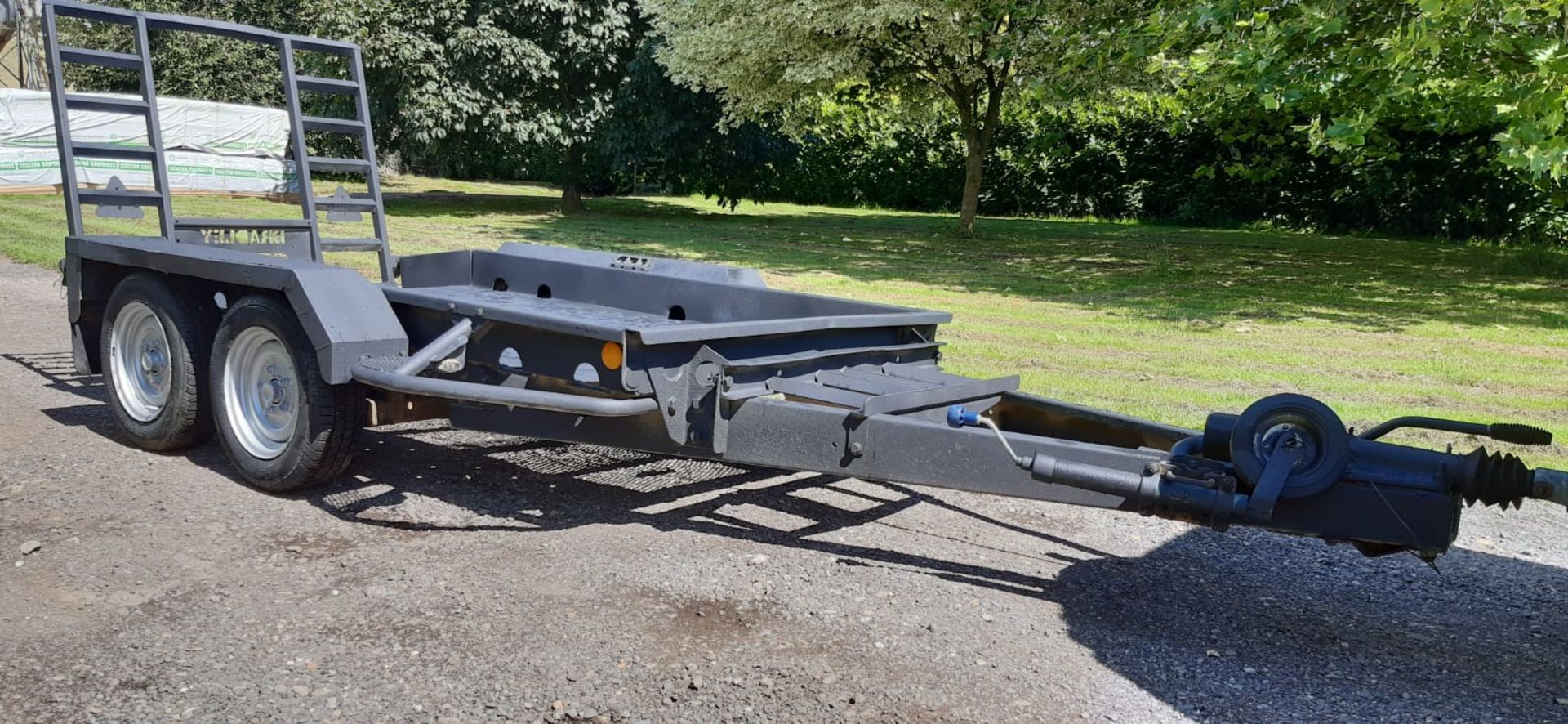 BRADLEY TWIN AXLE TOW-ABLE PLANT TRAILER WITH RAMP, MODEL S2600PT, YEAR 2010, 2600 KG GROSS *NO VAT*