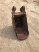 DIGGER BUCKET, NO TEETH - 40MM PINS *NO VAT*