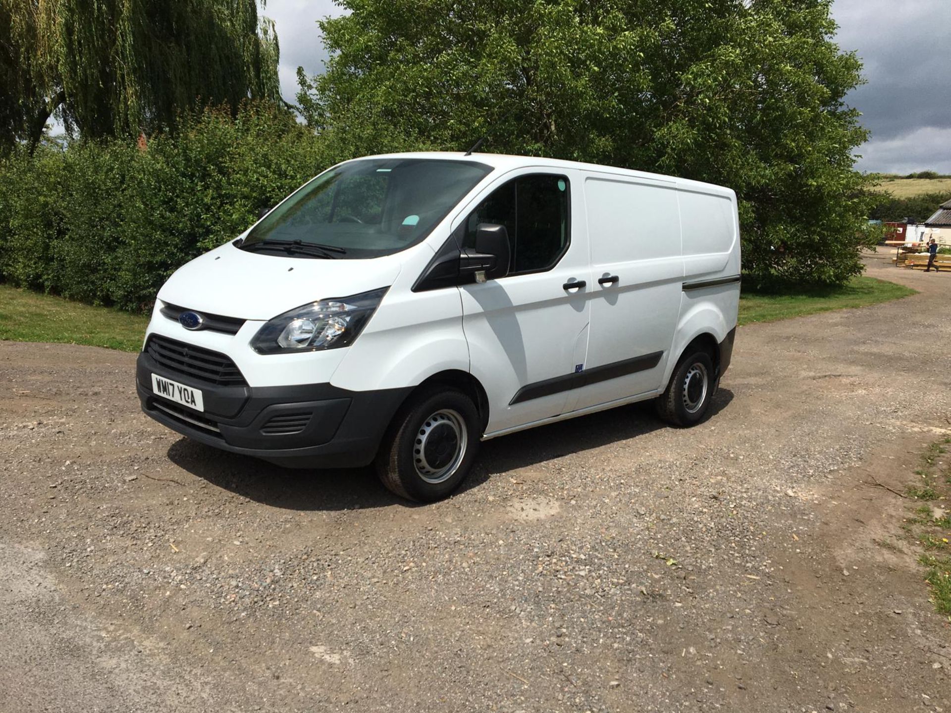 2017/17 REG FORD TRANSIT CUSTOM 290 2.0 DIESEL WHITE PANEL VAN, SHOWING 0 FORMER KEEPERS *PLUS VAT* - Image 3 of 14