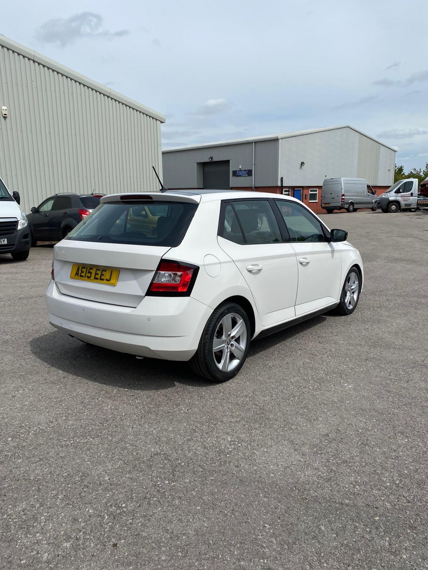 2015/15 REG SKODA FABIA SE L TDI 1.4 DIESEL WHITE 5 DOOR HATCHBACK, SHOWING 1 FORMER KEEPER *NO VAT* - Image 7 of 20