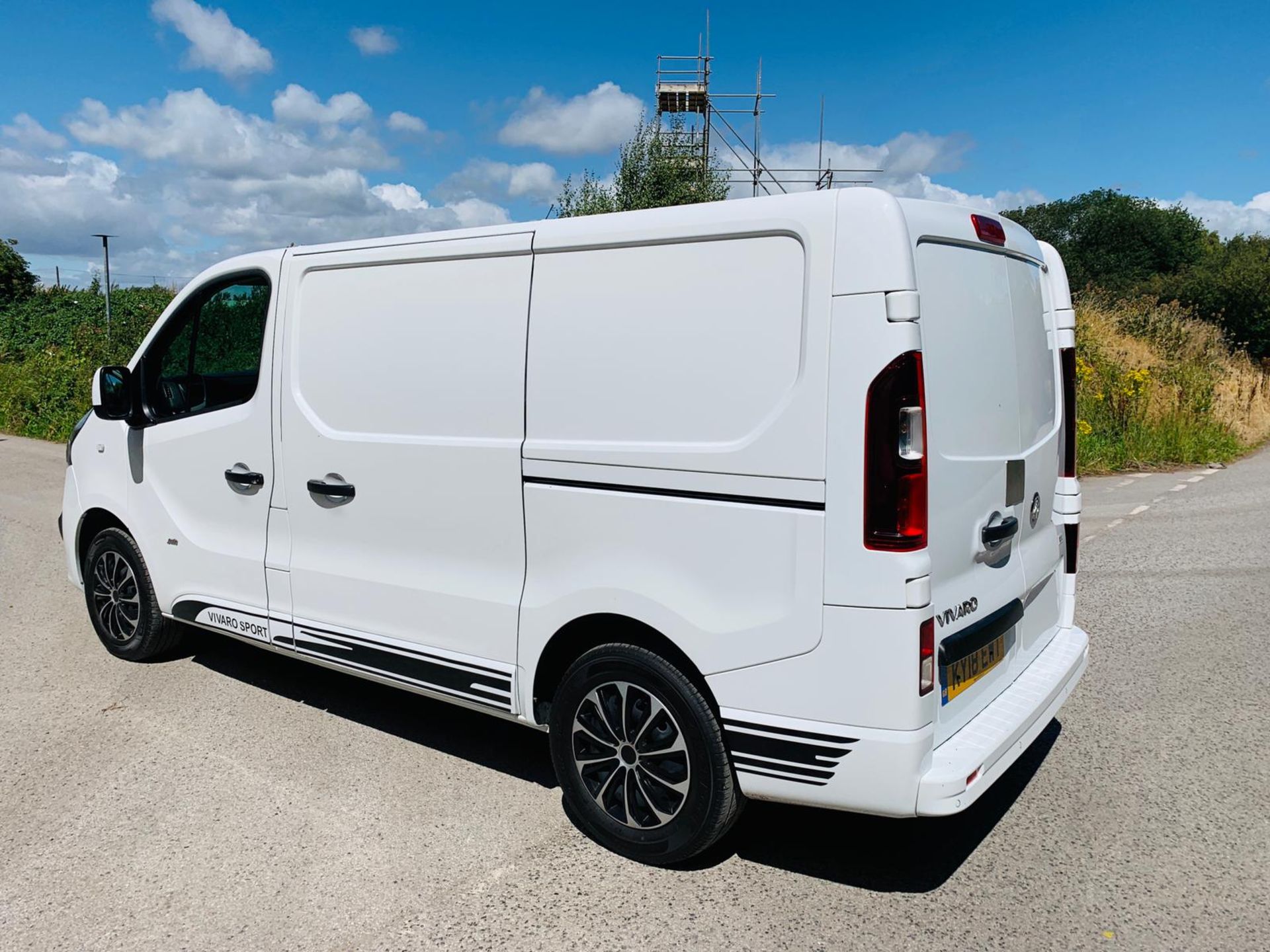 2018/18 REG VAUXHALL VIVARO L1H1 2700 SPORTIVE CDTI 1.6 PANEL VAN 120 BHP, SHOWING 0 FORMER KEEPERS - Image 5 of 23