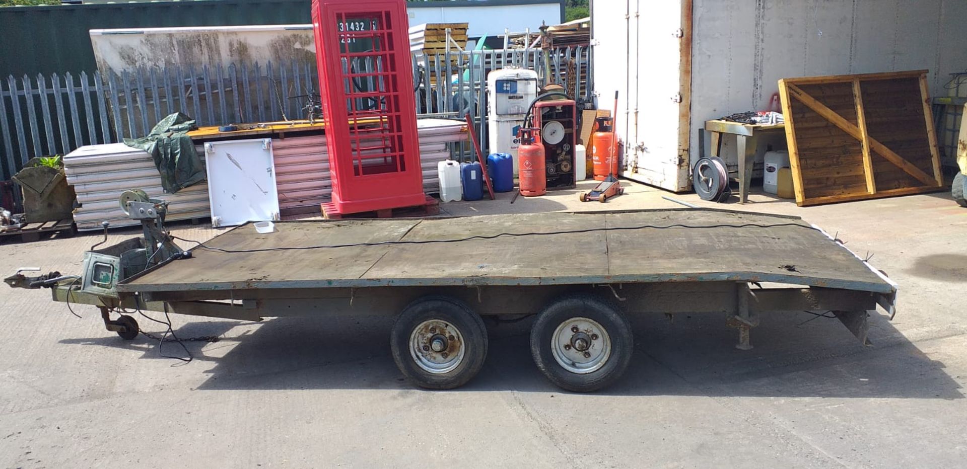 TOW-ABLE TWIN AXLE FLATBED TRAILER C/W WINCH AND JOCKEY WHEEL 5FT X 12FT BED *NO VAT*