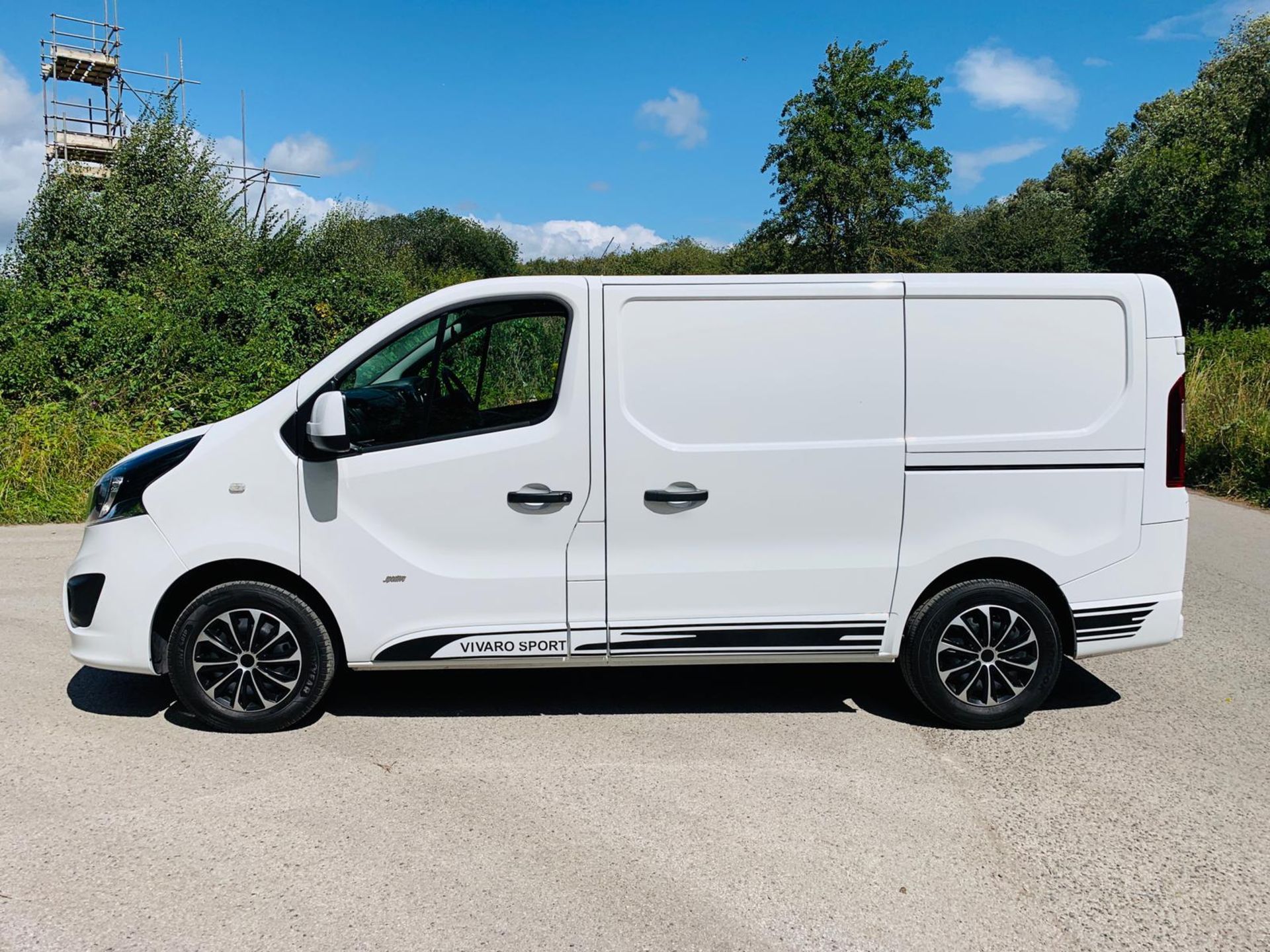 2018/18 REG VAUXHALL VIVARO L1H1 2700 SPORTIVE CDTI 1.6 PANEL VAN 120 BHP, SHOWING 0 FORMER KEEPERS - Image 4 of 23