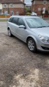 2007/07 REG VAUXHALL ASTRA DESIGN 1.6 PETROL SILVER ESTATE, SHOWING 3 FORMER KEEPERS *NO VAT*