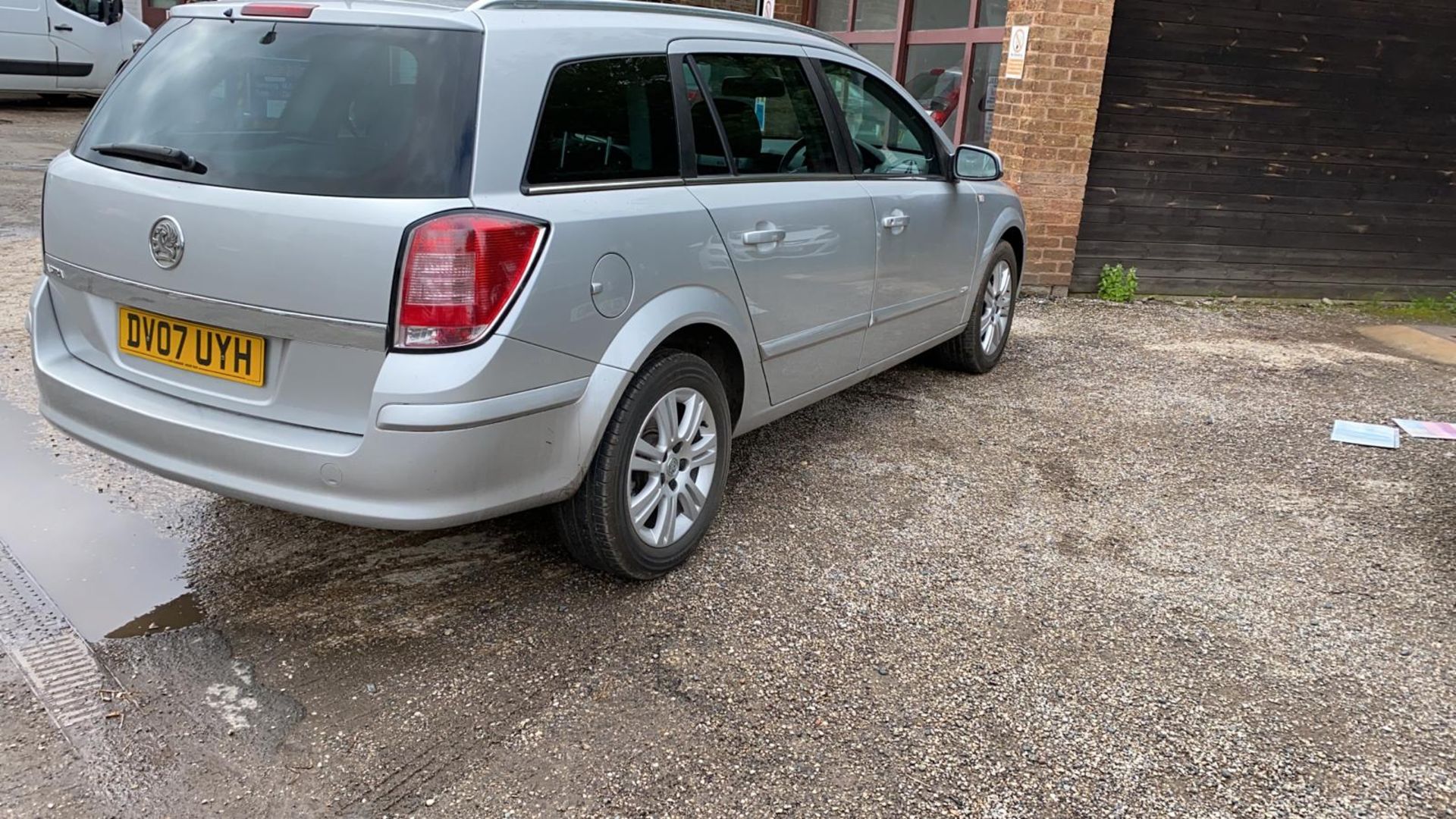 2007/07 REG VAUXHALL ASTRA DESIGN 1.6 PETROL SILVER ESTATE, SHOWING 3 FORMER KEEPERS *NO VAT* - Image 6 of 10