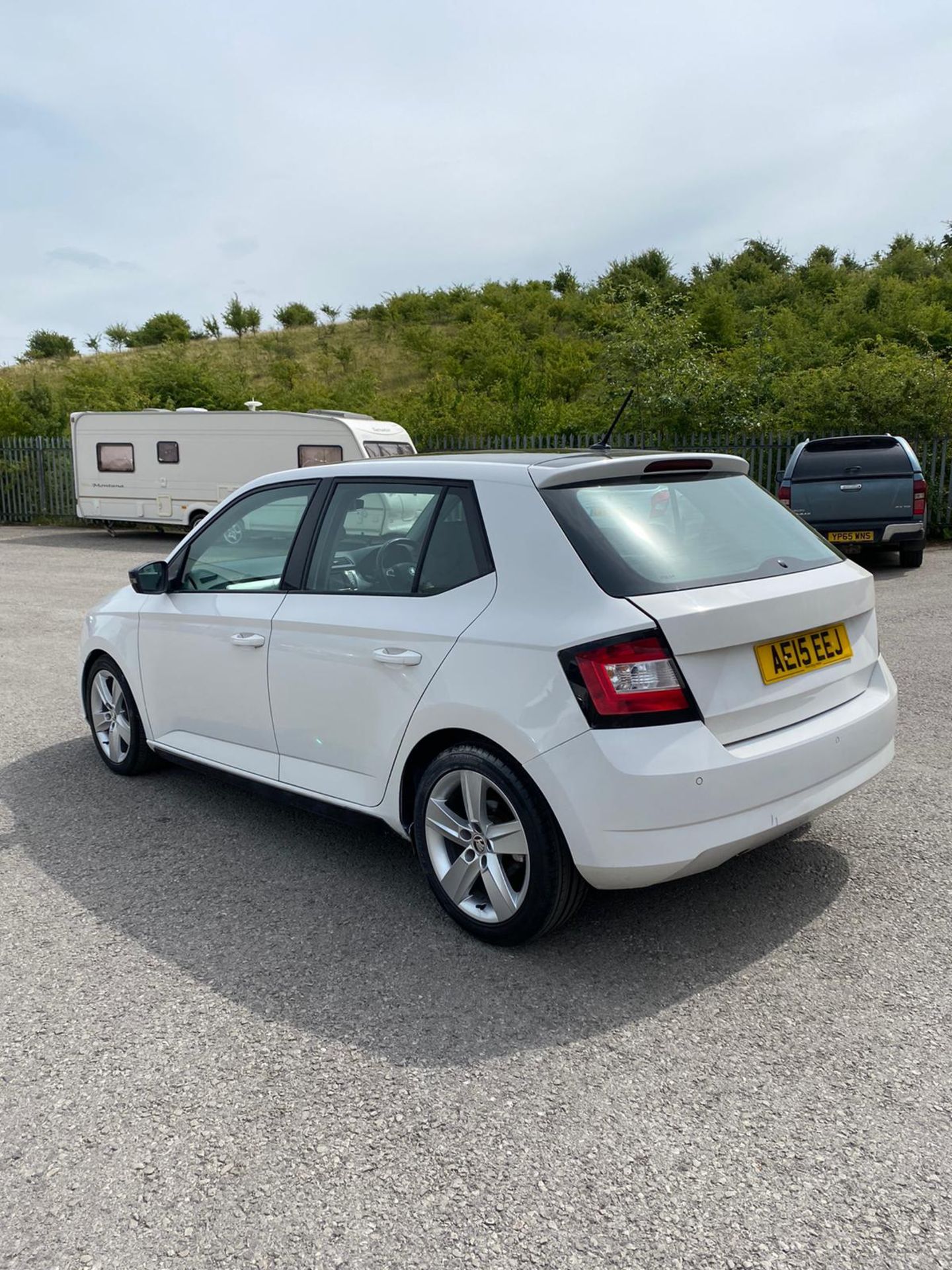 2015/15 REG SKODA FABIA SE L TDI 1.4 DIESEL WHITE 5 DOOR HATCHBACK, SHOWING 1 FORMER KEEPER *NO VAT* - Image 5 of 20