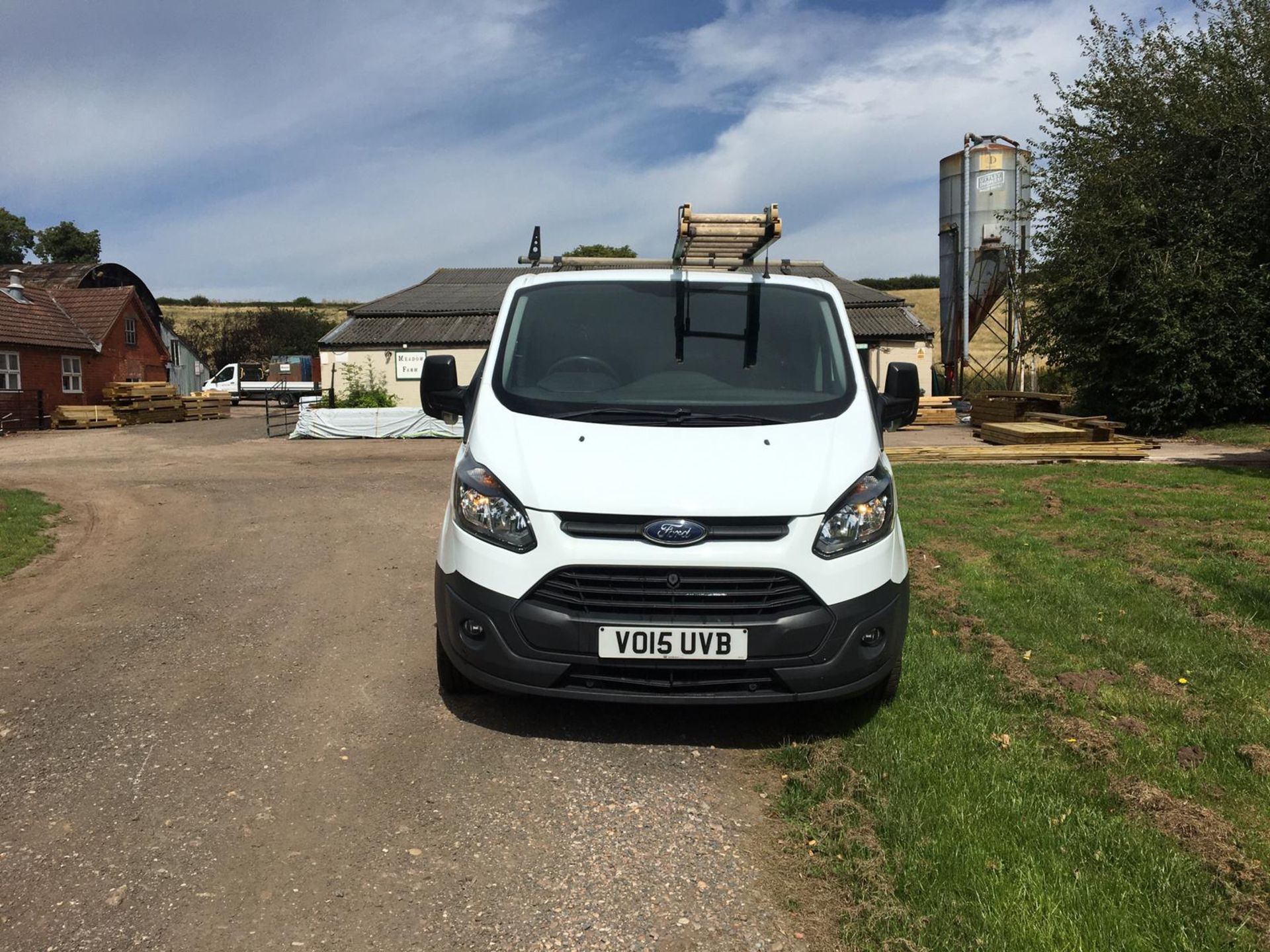 2015/15 REG FORD TRANSIT CUSTOM 270 ECO-TECH 2.2 DIESEL WHITE PANEL VAN, SHOWING 0 FORMER KEEPERS - Image 7 of 13