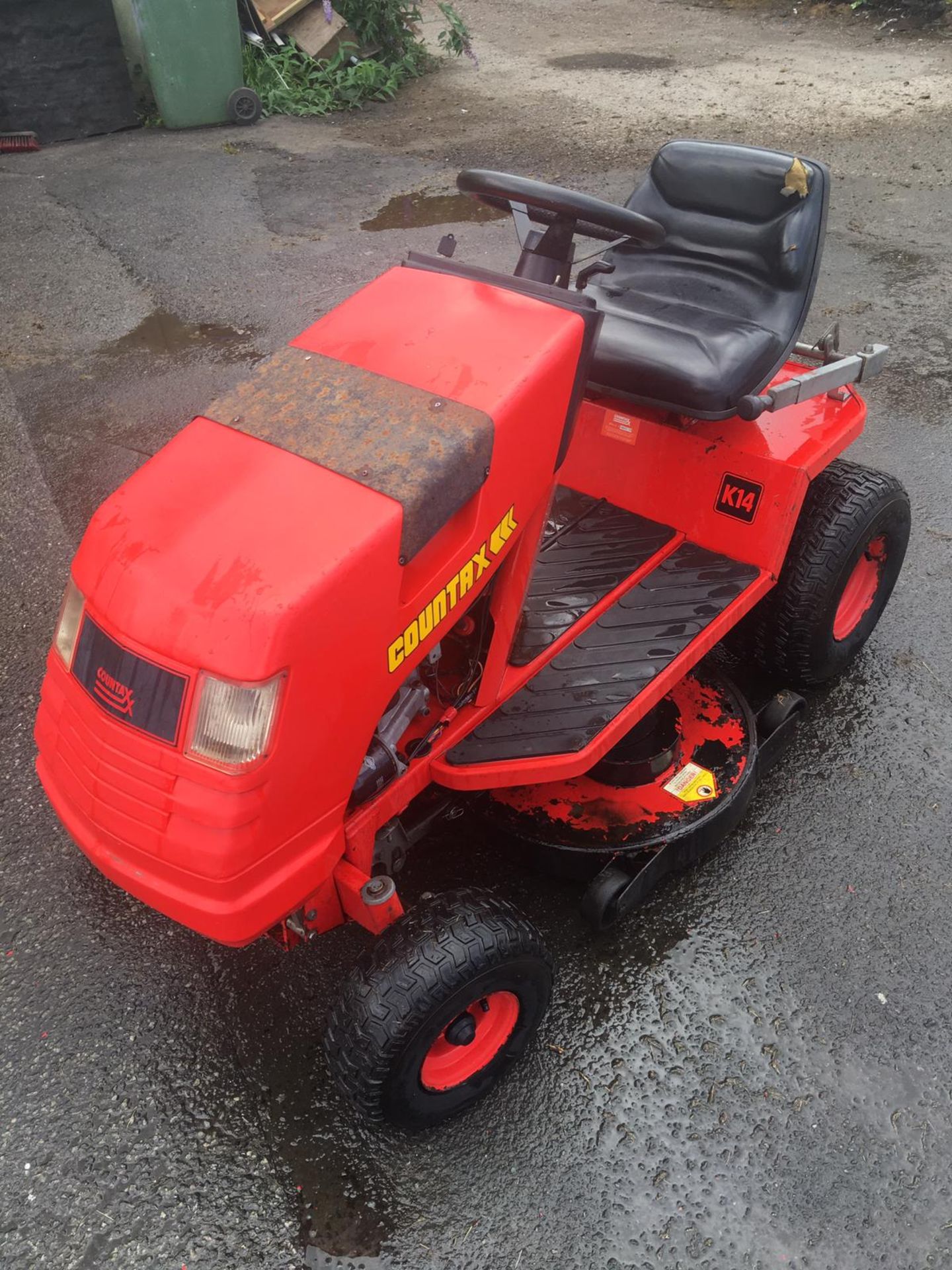 COUNTAX K14 RIDE ON LAWN MOWER, VANGUARD 14HP ENGINE, STARTS, RUNS AND DRIVES *NO VAT* - Image 3 of 12