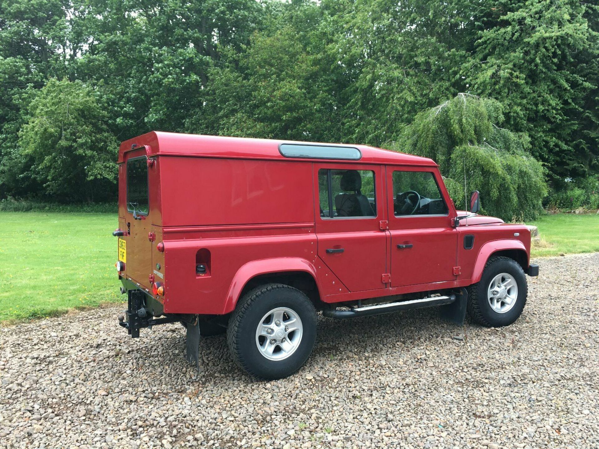 2013/63 REG LAND ROVER DEFENDER 110 TD XS UTILITY WAGON 2.2 DIESEL 125HP, SHOWING 2 FORMER KEEPERS - Image 4 of 9