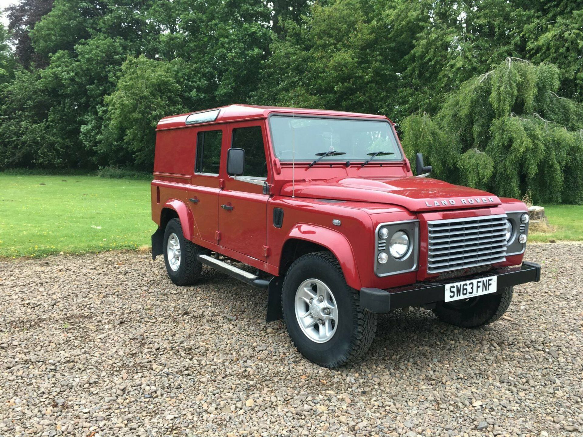 2013/63 REG LAND ROVER DEFENDER 110 TD XS UTILITY WAGON 2.2 DIESEL 125HP, SHOWING 2 FORMER KEEPERS - Image 2 of 9