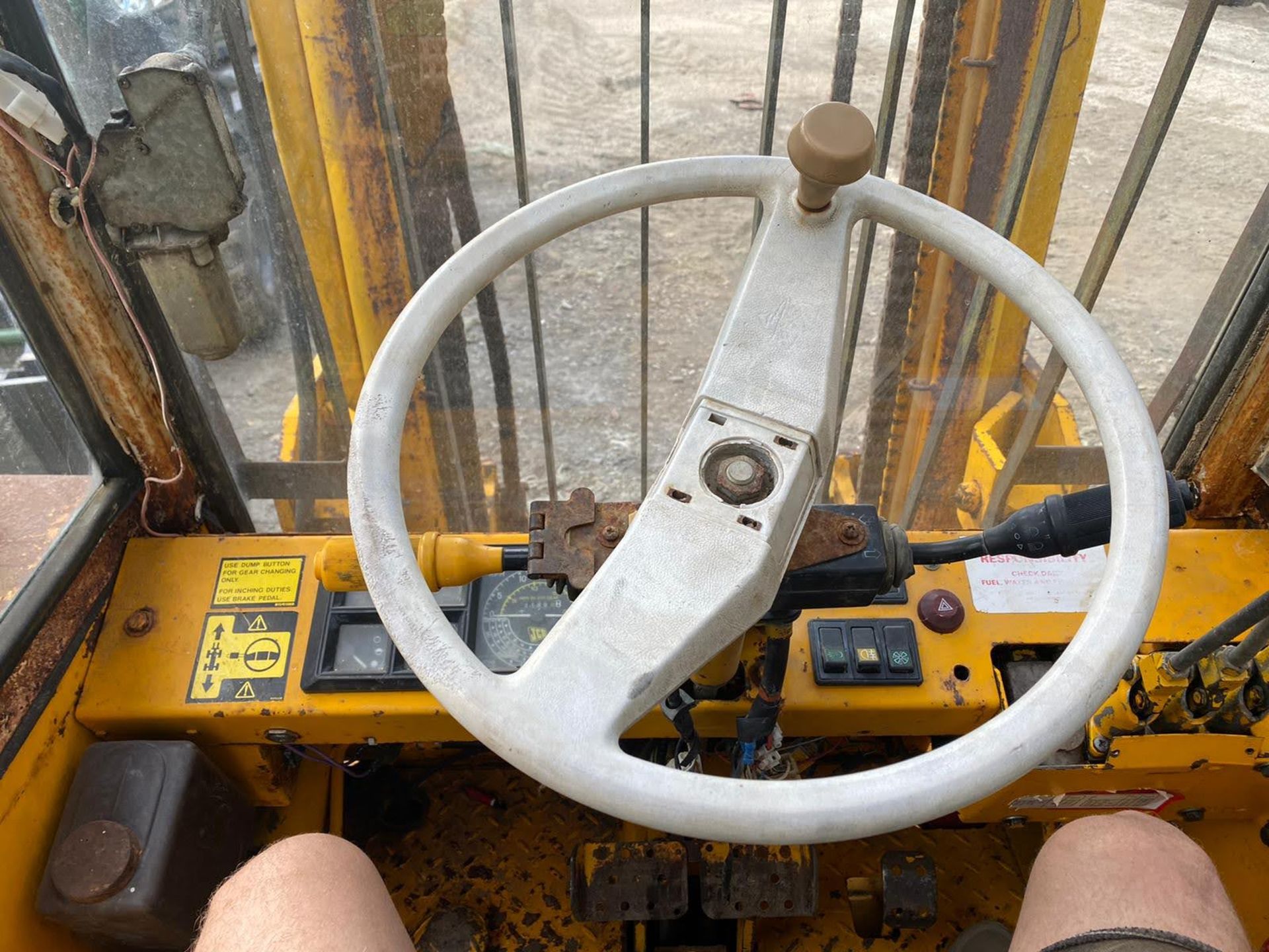 JCB 926 4 WHEEL DRIVE ROUGH TERRAIN FORK LIFT, RUNS, WORKS AND LIFTS *PLUS VAT* - Image 5 of 7