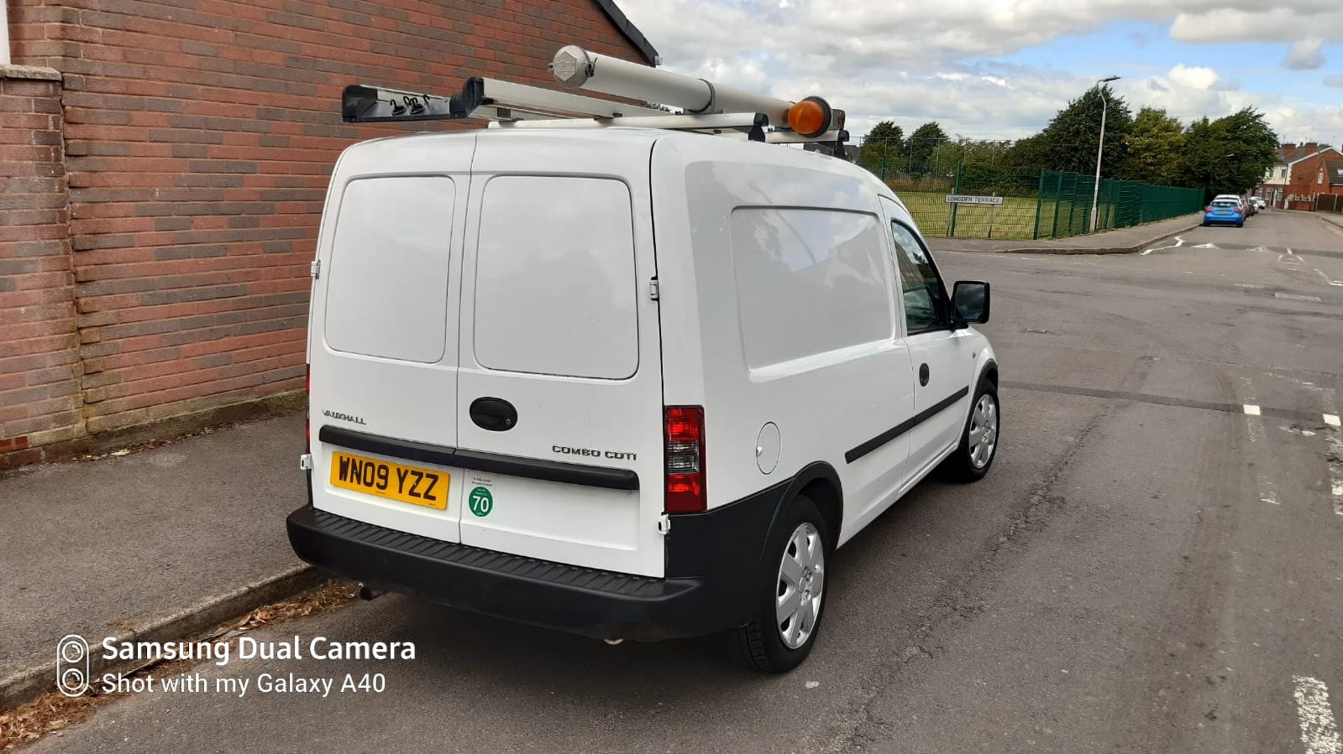 2009/09 REG VAUXHALL COMBO 2000 CDTI 1.25 DIESEL CAR DERIVED VAN, SHOWING 0 FORMER KEEPERS *NO VAT* - Image 4 of 9