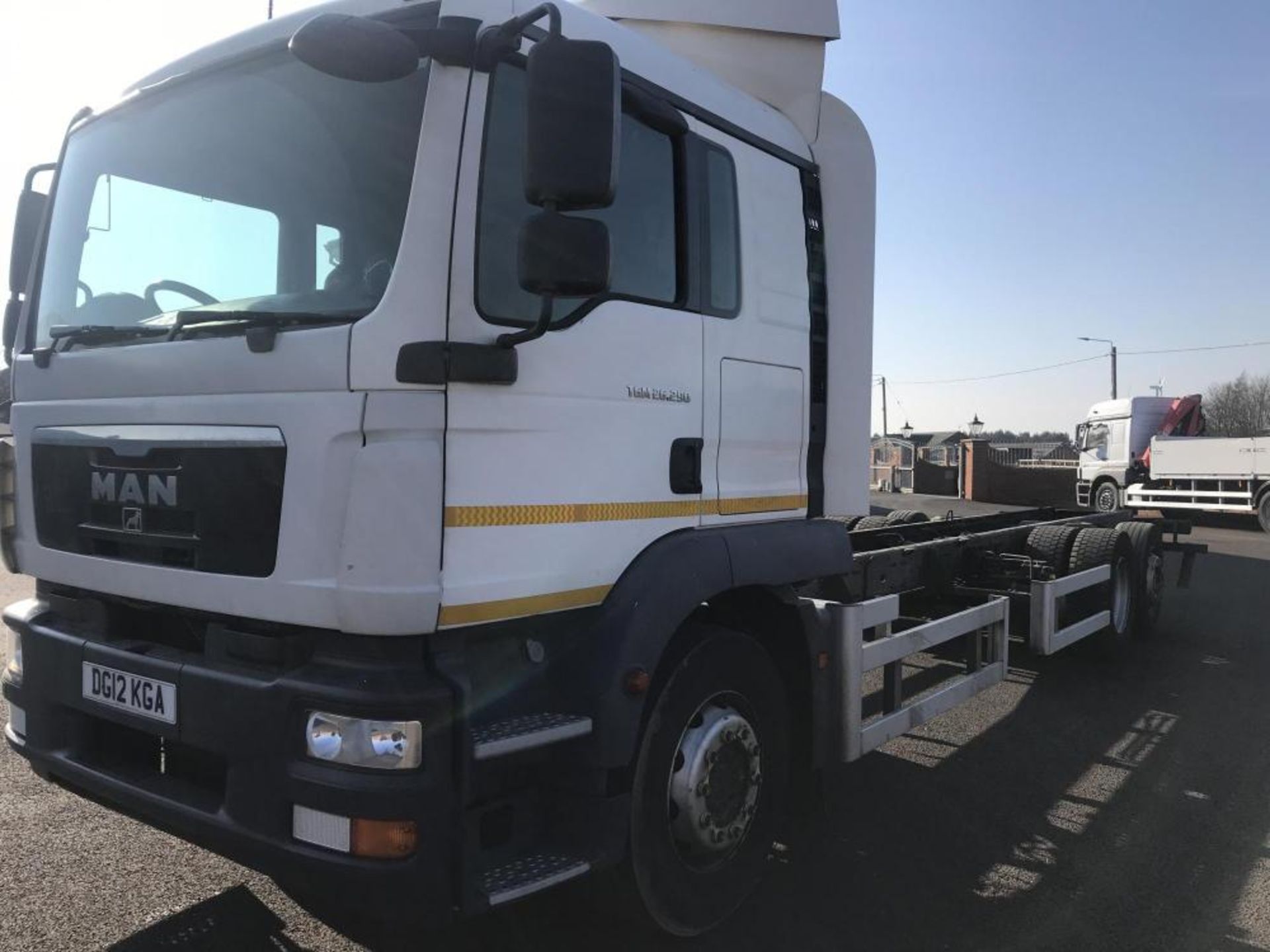 2012/12 REG MAN TG-M 26.290 6X2-4 BL L 26 TON CHASSIS CAB SLEEPER REAR STEER *PLUS VAT* - Image 2 of 11